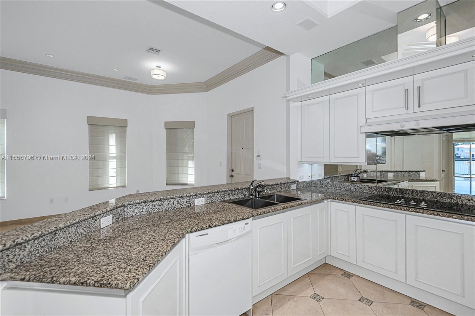 21201 NE 38th Ave 68, Aventura, Florida 33180, 4 Bedrooms Bedrooms, ,3 BathroomsBathrooms,Residential,For Sale,21201 NE 38th Ave 68,A11556706