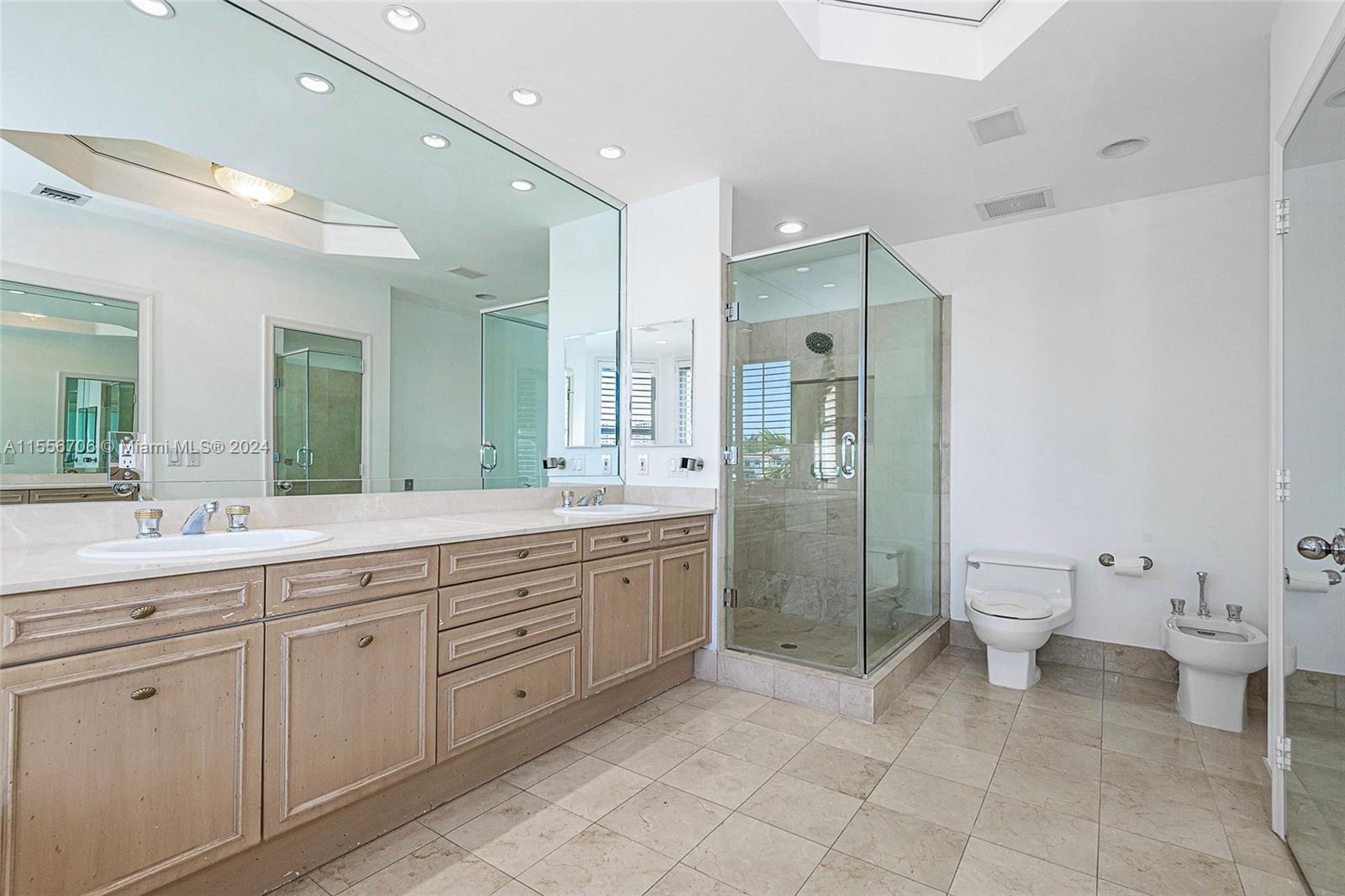 21201 NE 38th Ave 68, Aventura, Florida 33180, 4 Bedrooms Bedrooms, ,3 BathroomsBathrooms,Residential,For Sale,21201 NE 38th Ave 68,A11556706