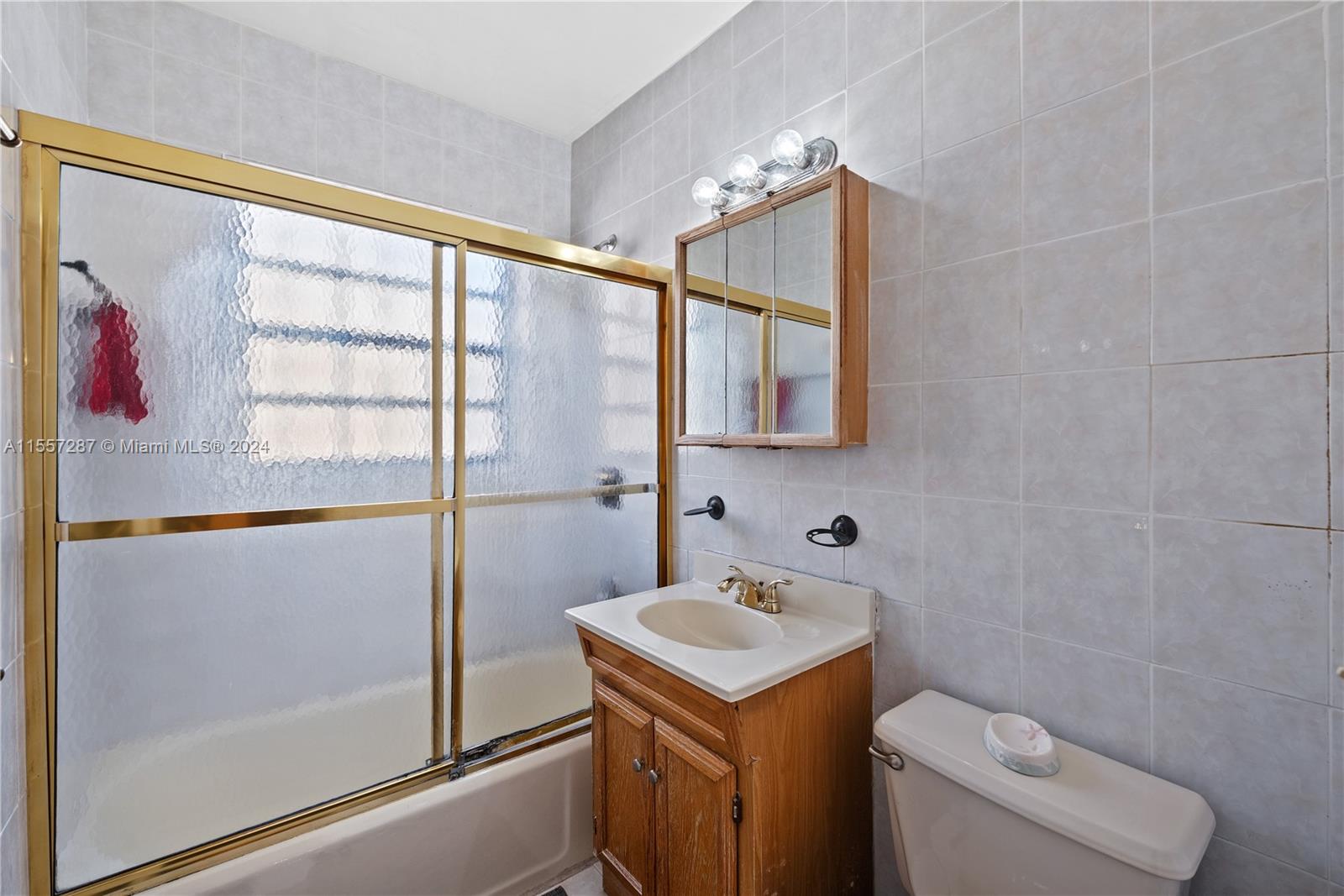 1662 SW 18th St, Miami, Florida 33145, 2 Bedrooms Bedrooms, ,1 BathroomBathrooms,Residential,For Sale,1662 SW 18th St,A11557287