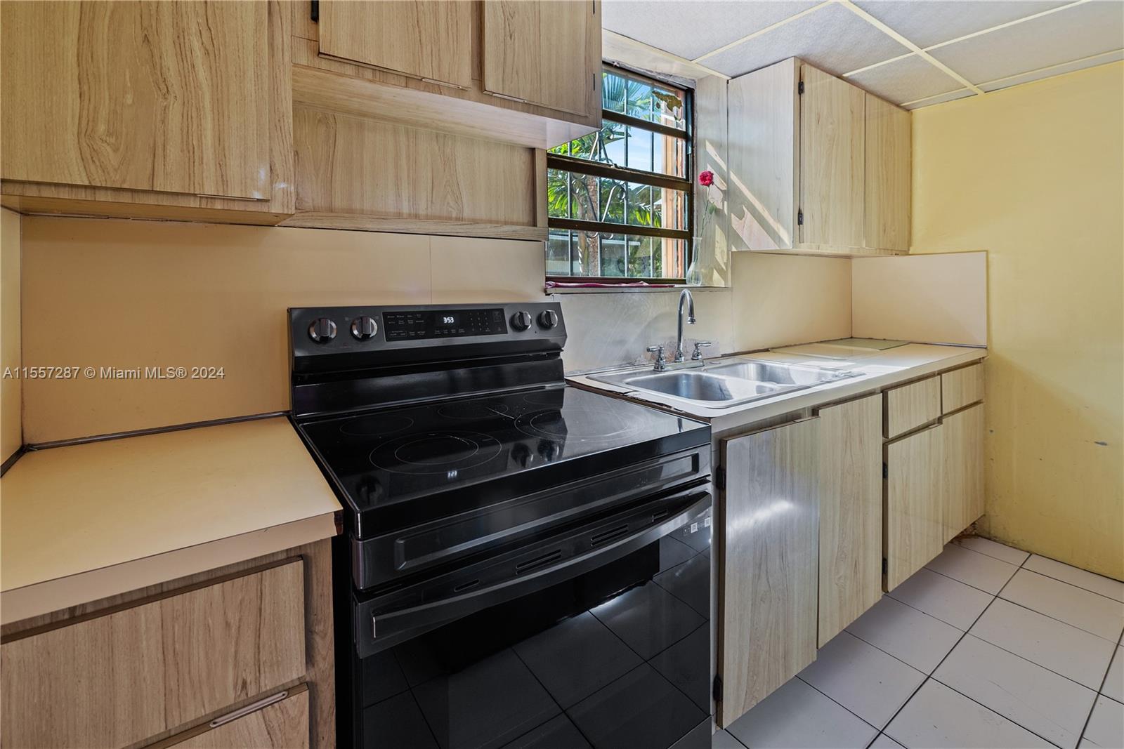 1662 SW 18th St, Miami, Florida 33145, 2 Bedrooms Bedrooms, ,1 BathroomBathrooms,Residential,For Sale,1662 SW 18th St,A11557287