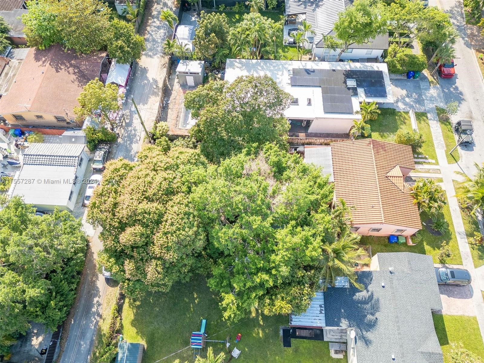 1662 SW 18th St, Miami, Florida 33145, 2 Bedrooms Bedrooms, ,1 BathroomBathrooms,Residential,For Sale,1662 SW 18th St,A11557287