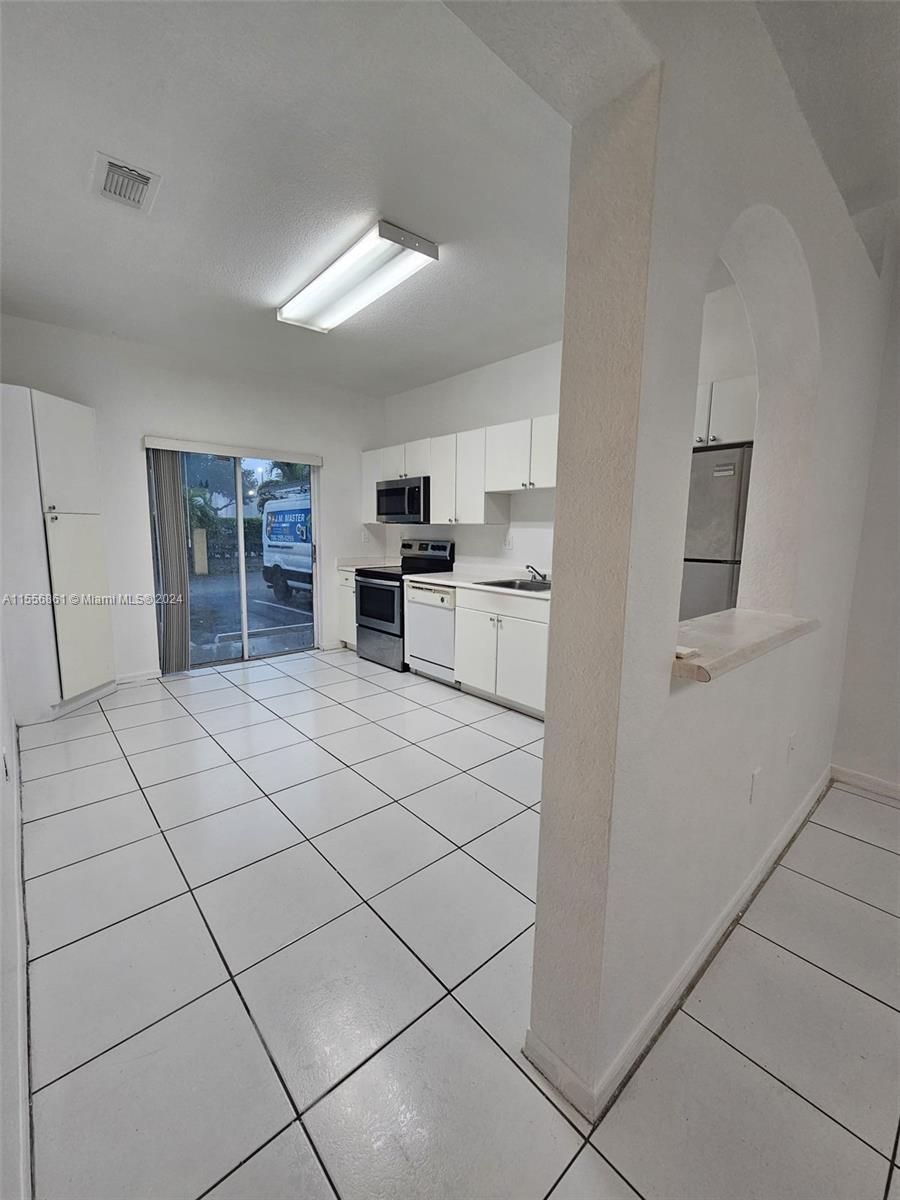 6900 NW 179th St 101-1, Hialeah, Florida 33015, 3 Bedrooms Bedrooms, ,2 BathroomsBathrooms,Residential,For Sale,6900 NW 179th St 101-1,A11556861