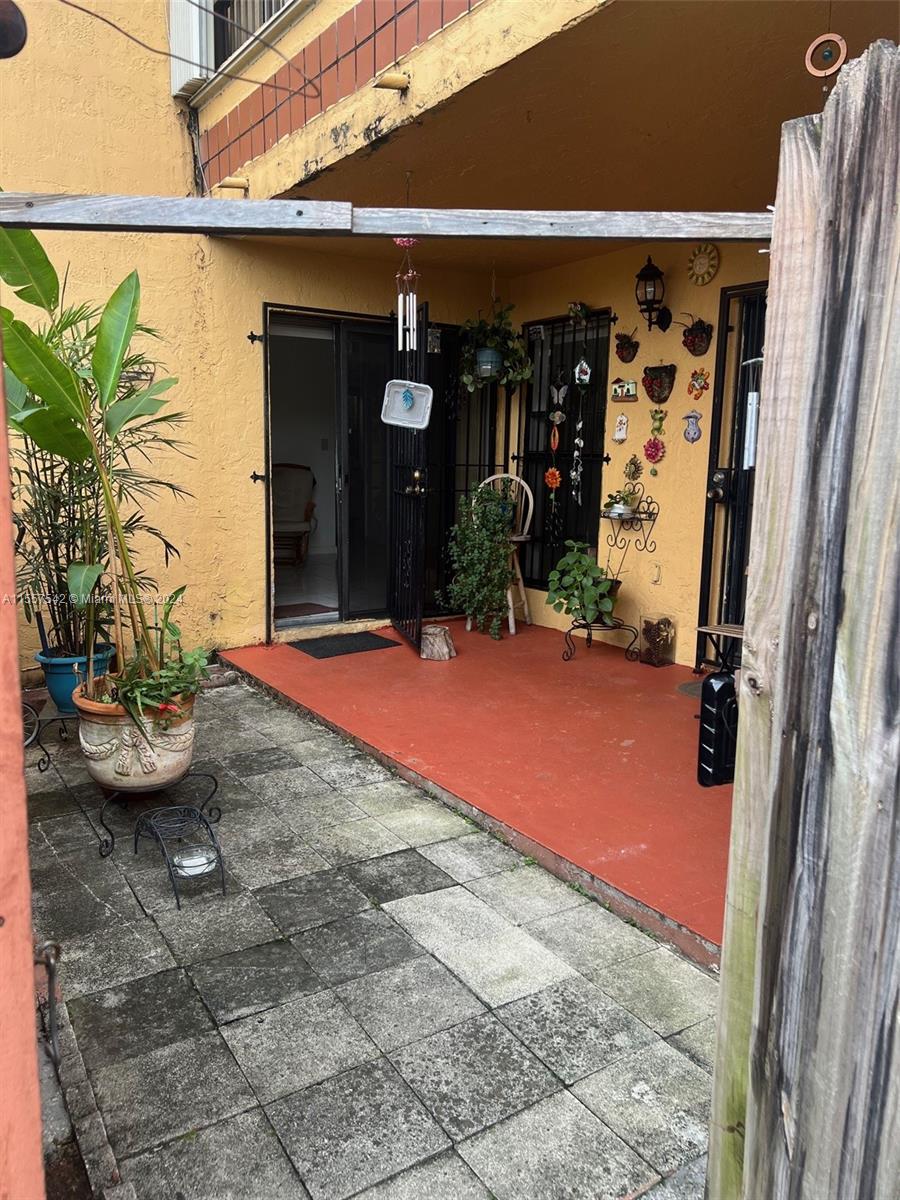 10893 NW 7th St 11-27, Miami, Florida 33172, 3 Bedrooms Bedrooms, ,2 BathroomsBathrooms,Residentiallease,For Rent,10893 NW 7th St 11-27,A11557542