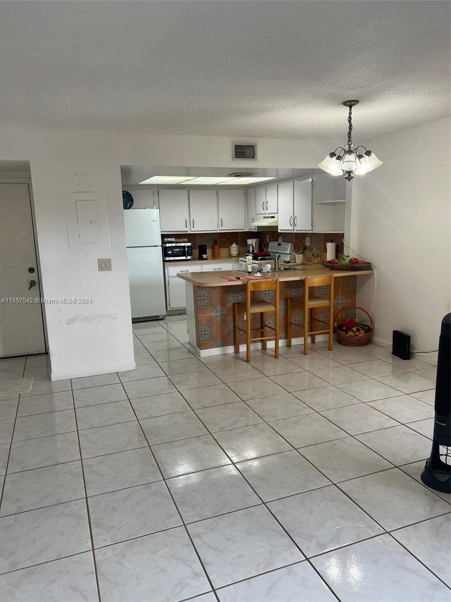 10893 NW 7th St 11-27, Miami, Florida 33172, 3 Bedrooms Bedrooms, ,2 BathroomsBathrooms,Residentiallease,For Rent,10893 NW 7th St 11-27,A11557542