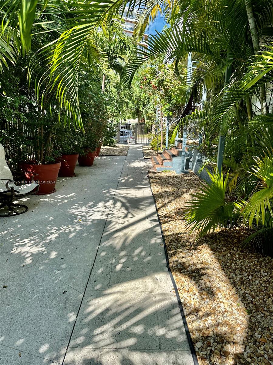6805 Abbott Ave 5, Miami Beach, Florida 33141, 1 Bedroom Bedrooms, ,1 BathroomBathrooms,Residentiallease,For Rent,6805 Abbott Ave 5,A11555175