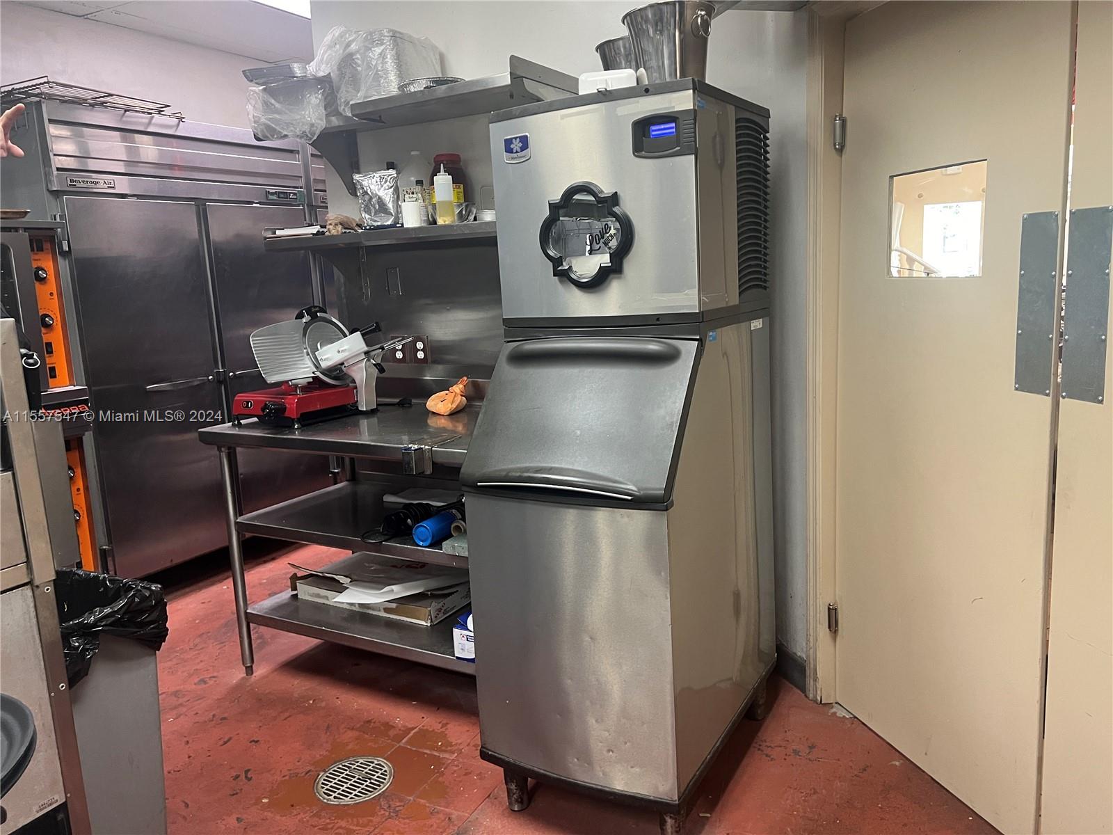 ice maker