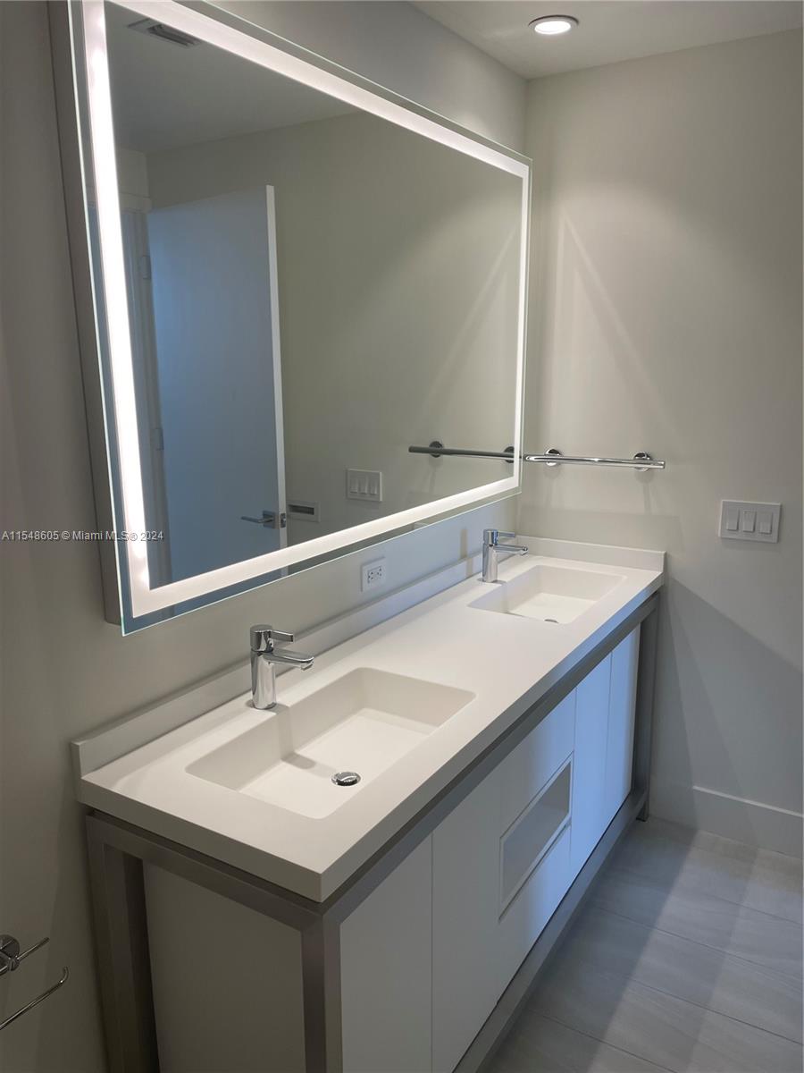 2000 Metropica Way 1207, Sunrise, Florida 33323, 2 Bedrooms Bedrooms, ,2 BathroomsBathrooms,Residential,For Sale,2000 Metropica Way 1207,A11548605