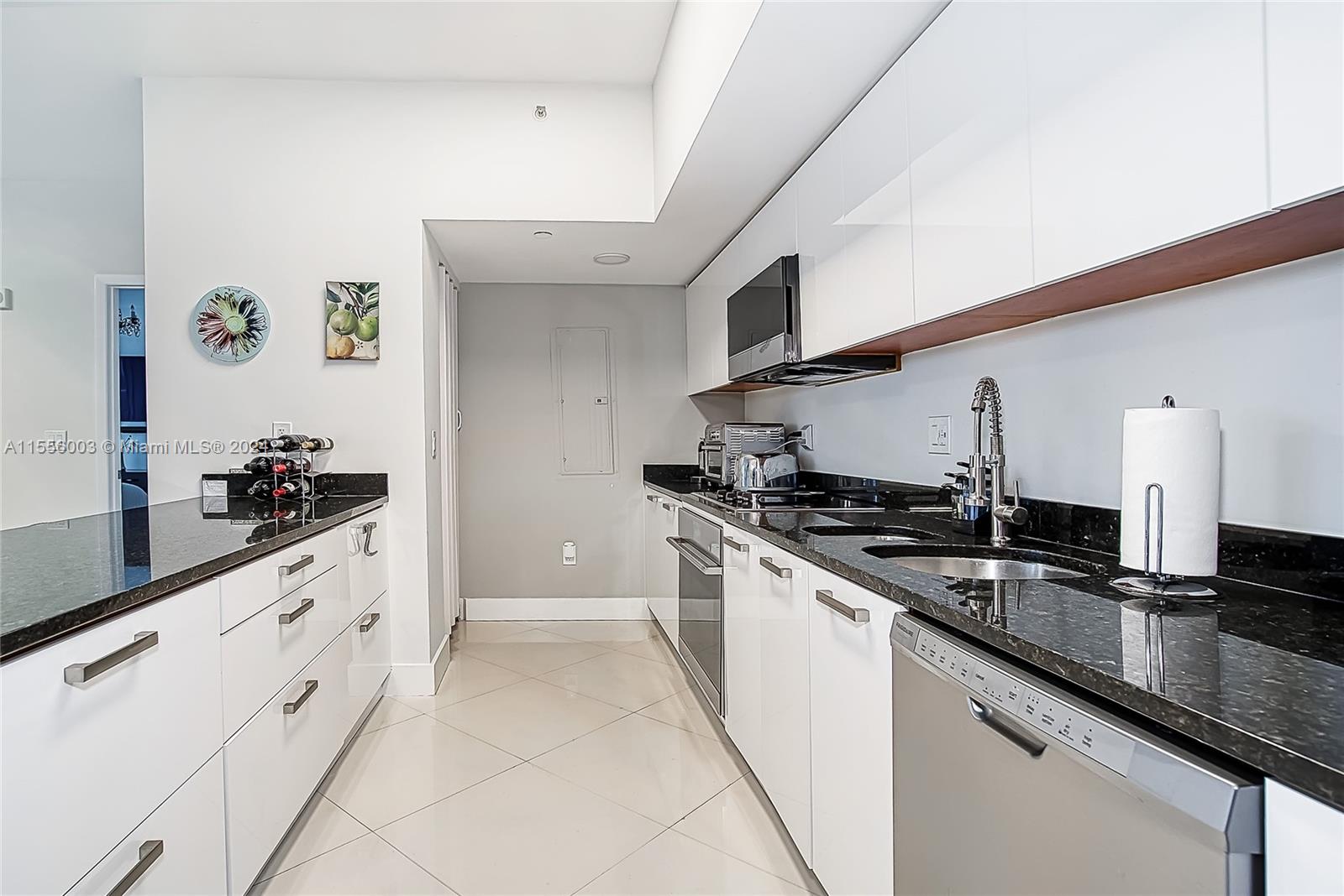 3131 NE 188th St 1-1104, Aventura, Florida 33180, 2 Bedrooms Bedrooms, ,2 BathroomsBathrooms,Residential,For Sale,3131 NE 188th St 1-1104,A11556003