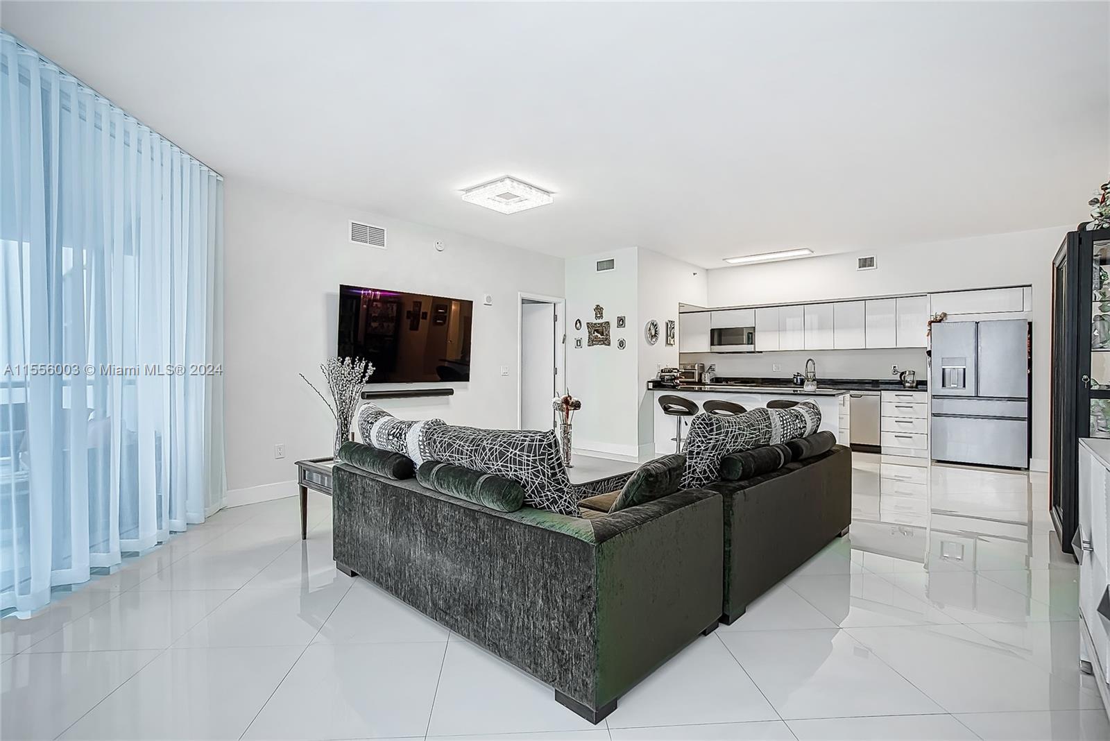 3131 NE 188th St 1-1104, Aventura, Florida 33180, 2 Bedrooms Bedrooms, ,2 BathroomsBathrooms,Residential,For Sale,3131 NE 188th St 1-1104,A11556003