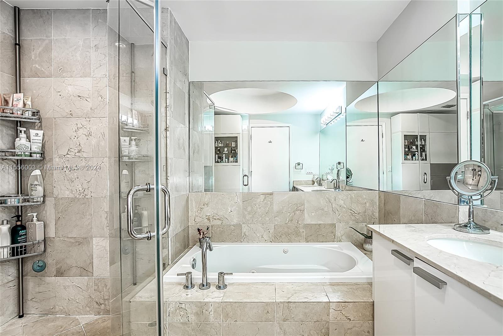 3131 NE 188th St 1-1104, Aventura, Florida 33180, 2 Bedrooms Bedrooms, ,2 BathroomsBathrooms,Residential,For Sale,3131 NE 188th St 1-1104,A11556003