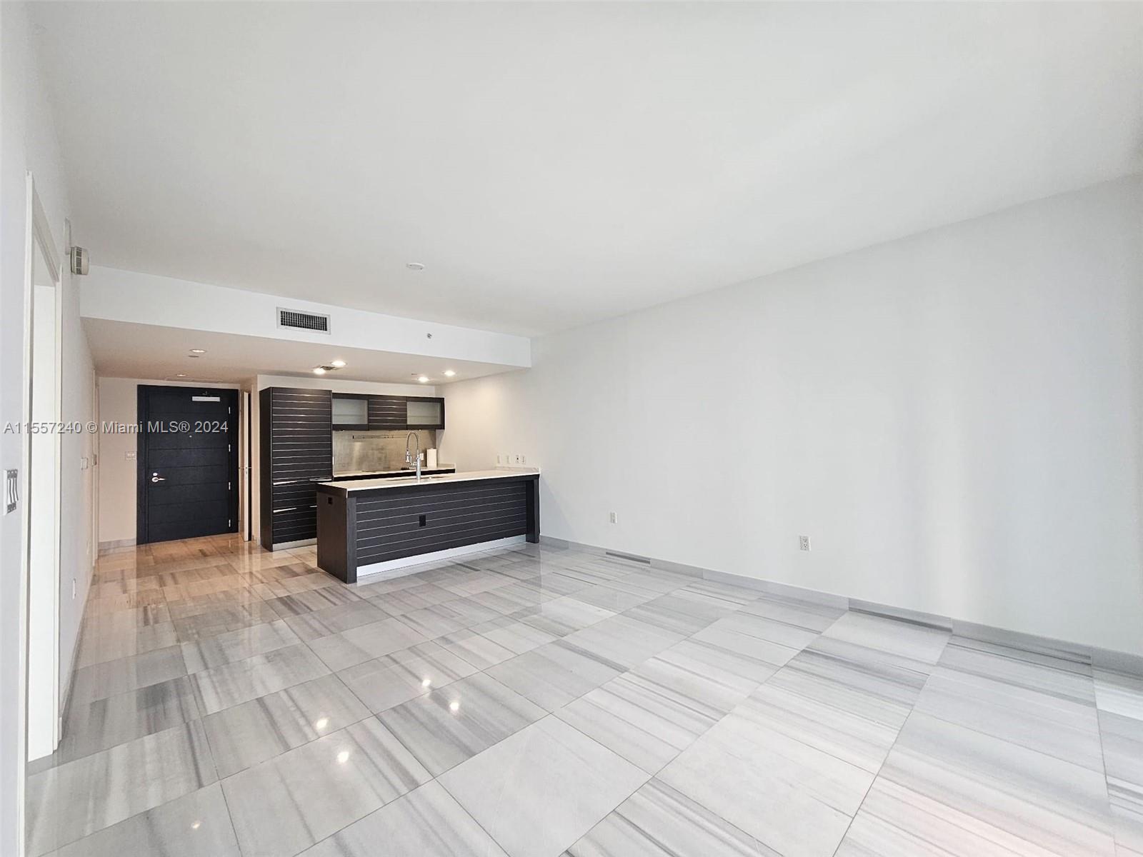 200 Biscayne Boulevard Way 3910, Miami, Florida 33131, 1 Bedroom Bedrooms, ,1 BathroomBathrooms,Residentiallease,For Rent,200 Biscayne Boulevard Way 3910,A11557240