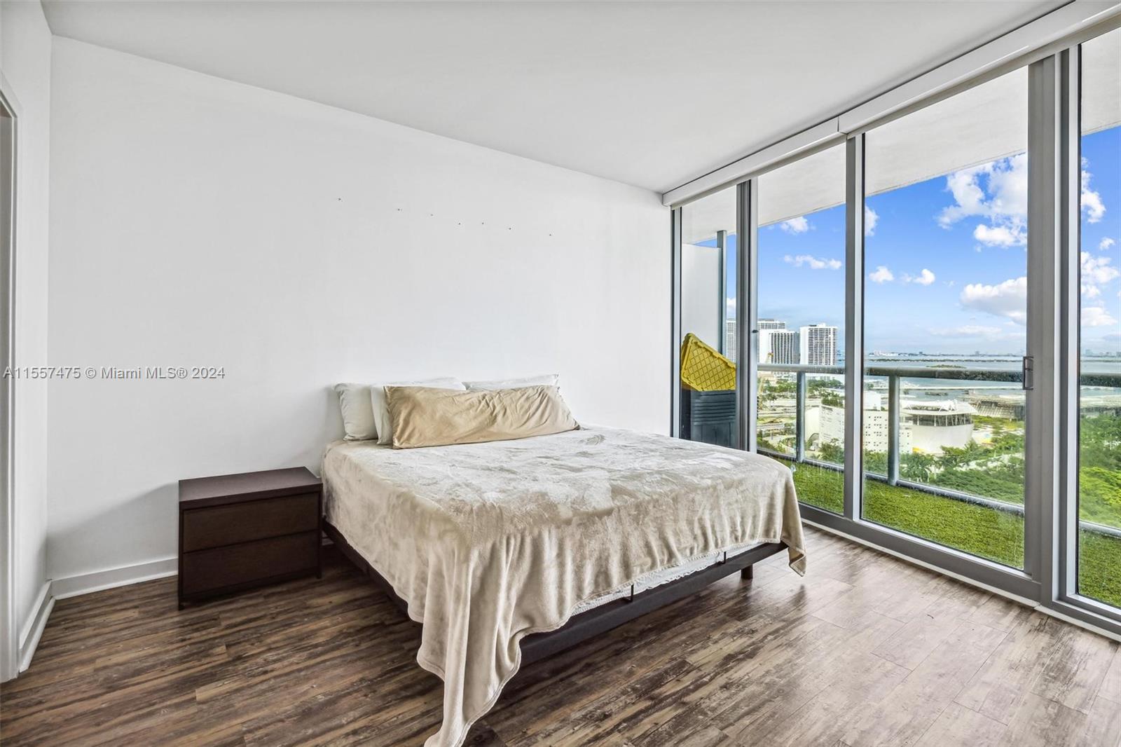 888 Biscayne Blvd 1809, Miami, Florida 33132, 2 Bedrooms Bedrooms, ,2 BathroomsBathrooms,Residentiallease,For Rent,888 Biscayne Blvd 1809,A11557475