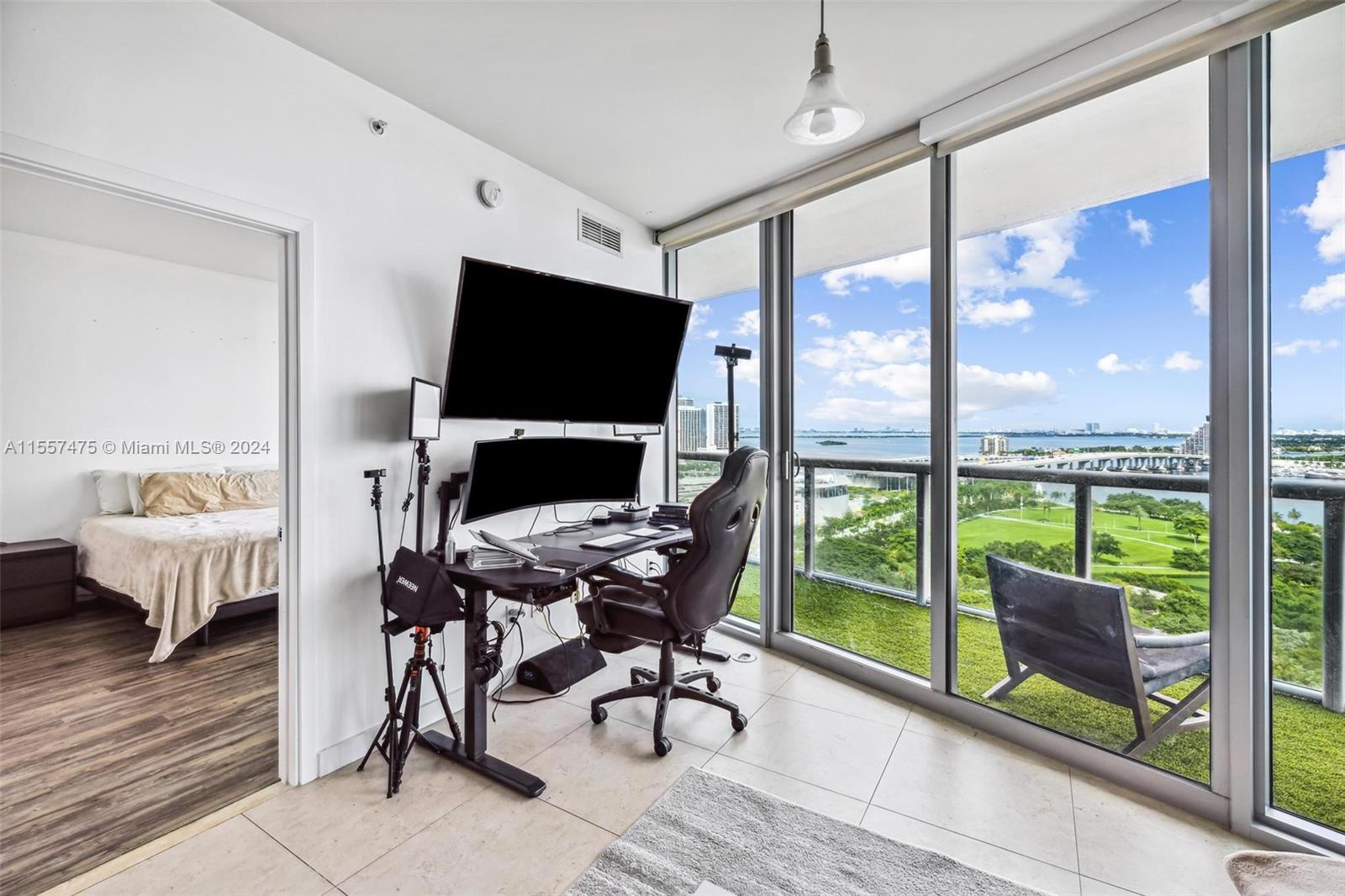 888 Biscayne Blvd 1809, Miami, Florida 33132, 2 Bedrooms Bedrooms, ,2 BathroomsBathrooms,Residentiallease,For Rent,888 Biscayne Blvd 1809,A11557475
