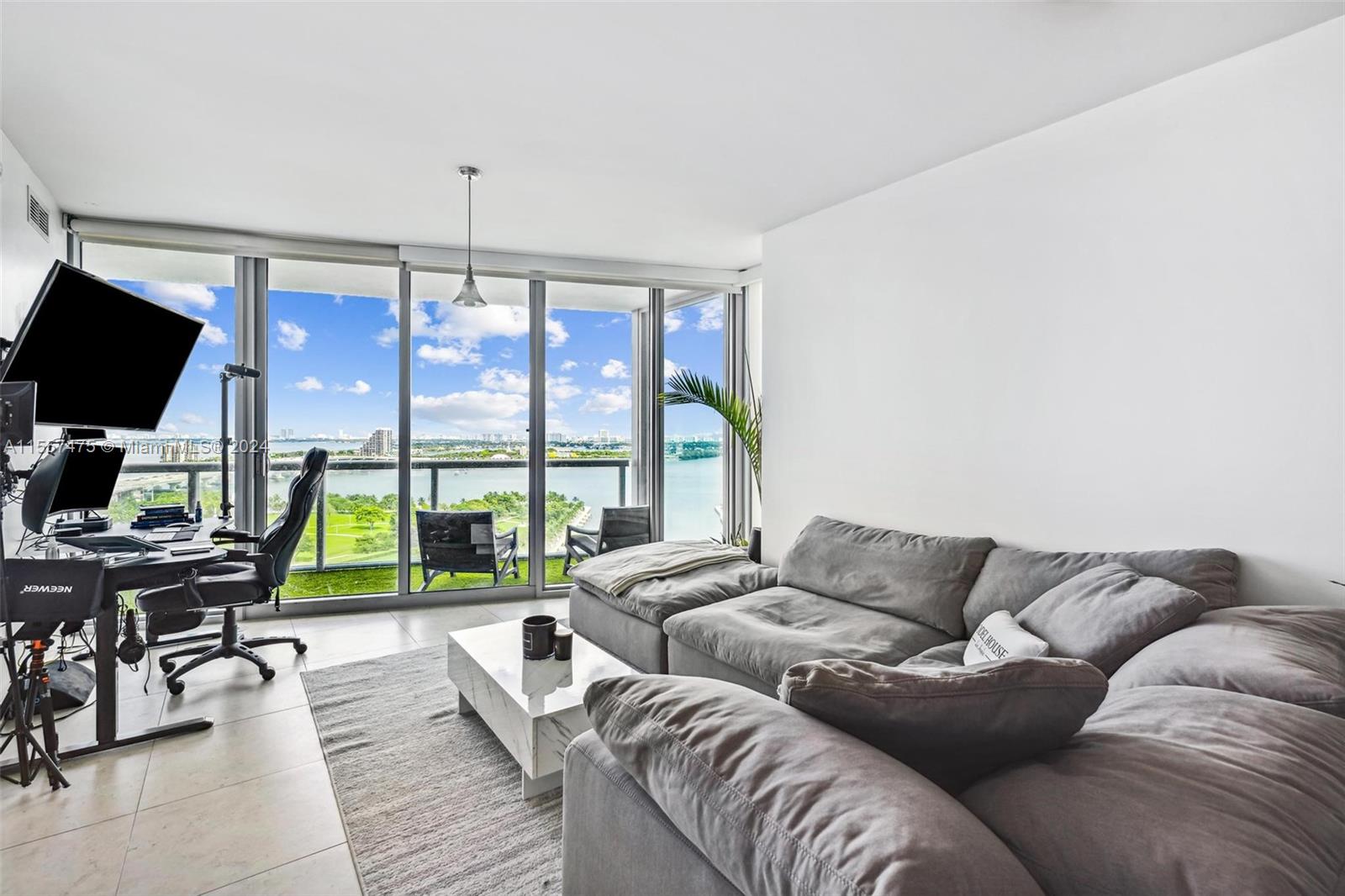 888 Biscayne Blvd 1809, Miami, Florida 33132, 2 Bedrooms Bedrooms, ,2 BathroomsBathrooms,Residentiallease,For Rent,888 Biscayne Blvd 1809,A11557475