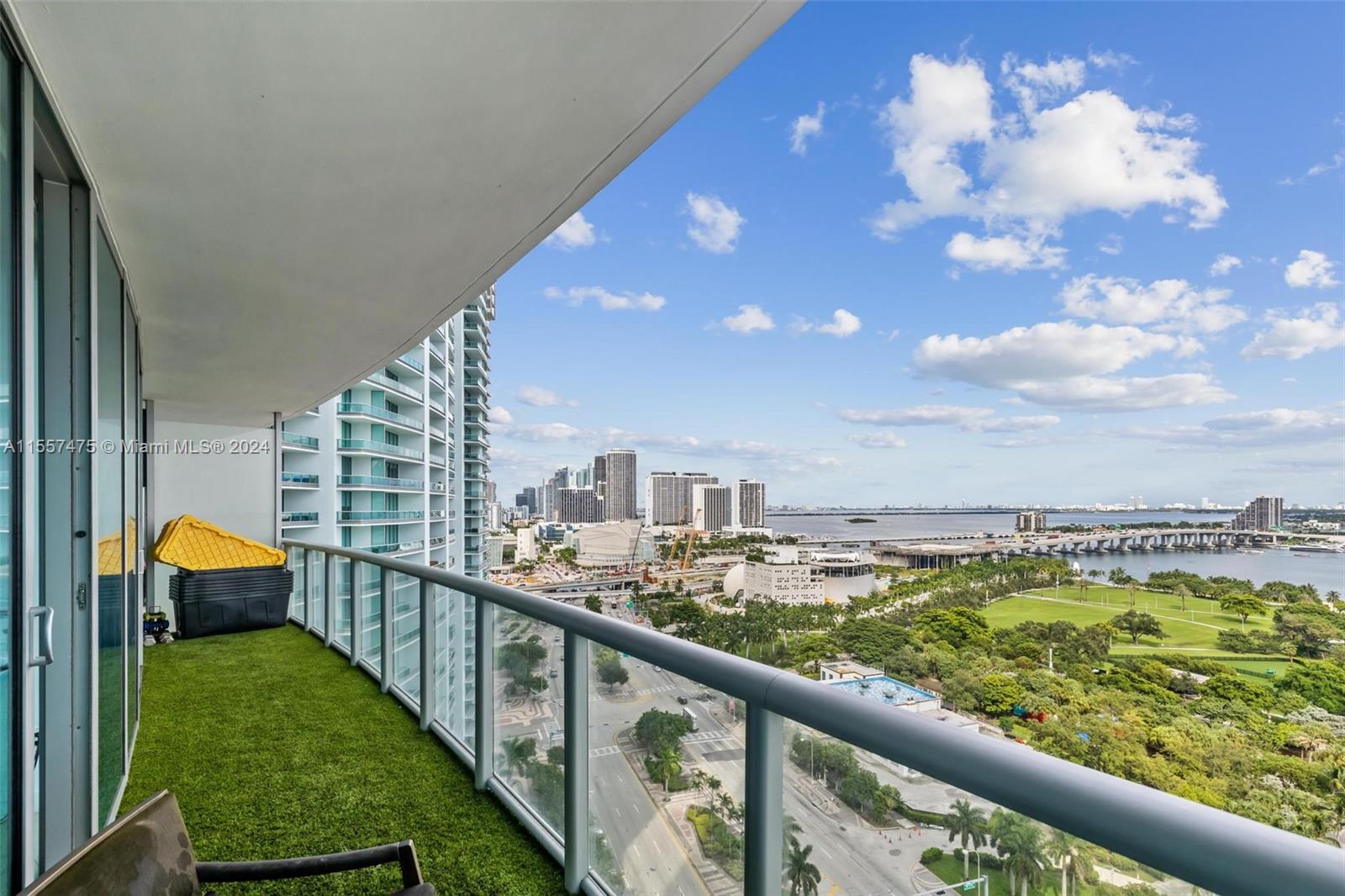 888 Biscayne Blvd 1809, Miami, Florida 33132, 2 Bedrooms Bedrooms, ,2 BathroomsBathrooms,Residentiallease,For Rent,888 Biscayne Blvd 1809,A11557475