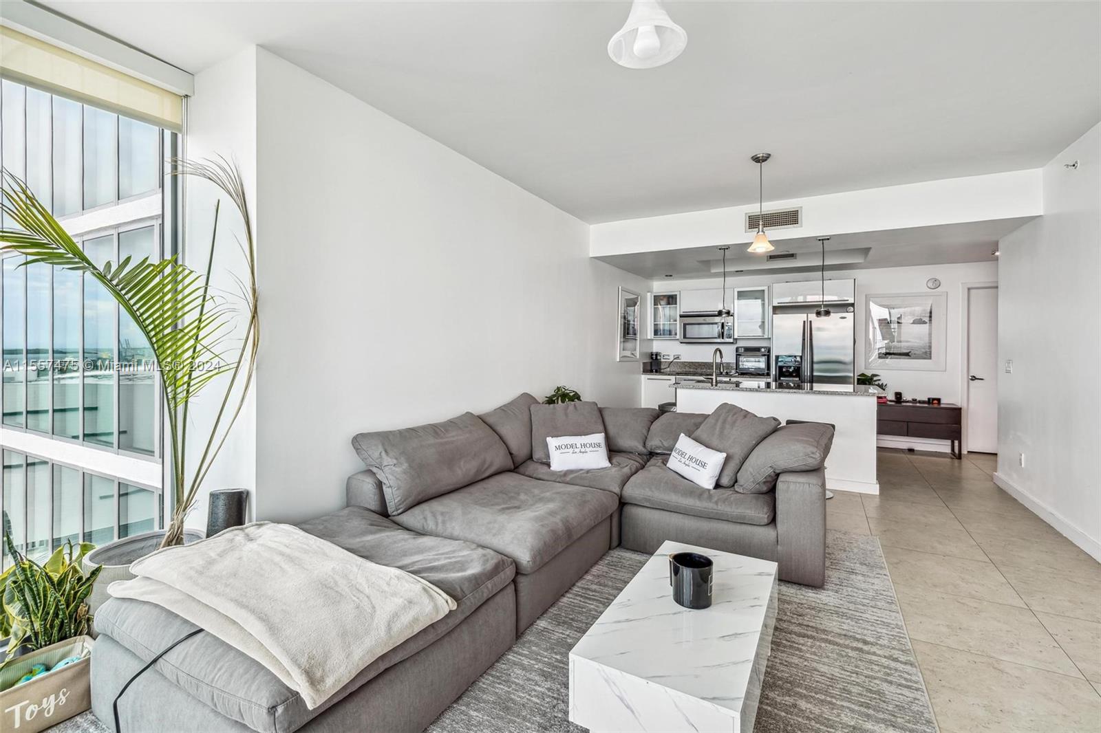 888 Biscayne Blvd 1809, Miami, Florida 33132, 2 Bedrooms Bedrooms, ,2 BathroomsBathrooms,Residentiallease,For Rent,888 Biscayne Blvd 1809,A11557475