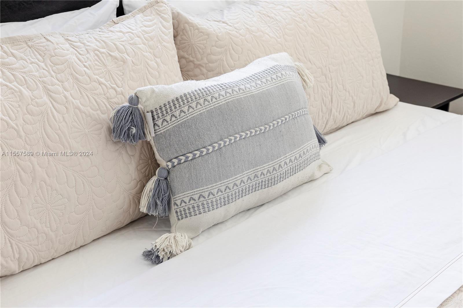 2565 NE 214th St 0, Miami, Florida 33180, 5 Bedrooms Bedrooms, ,2 BathroomsBathrooms,Residentiallease,For Rent,2565 NE 214th St 0,A11557589