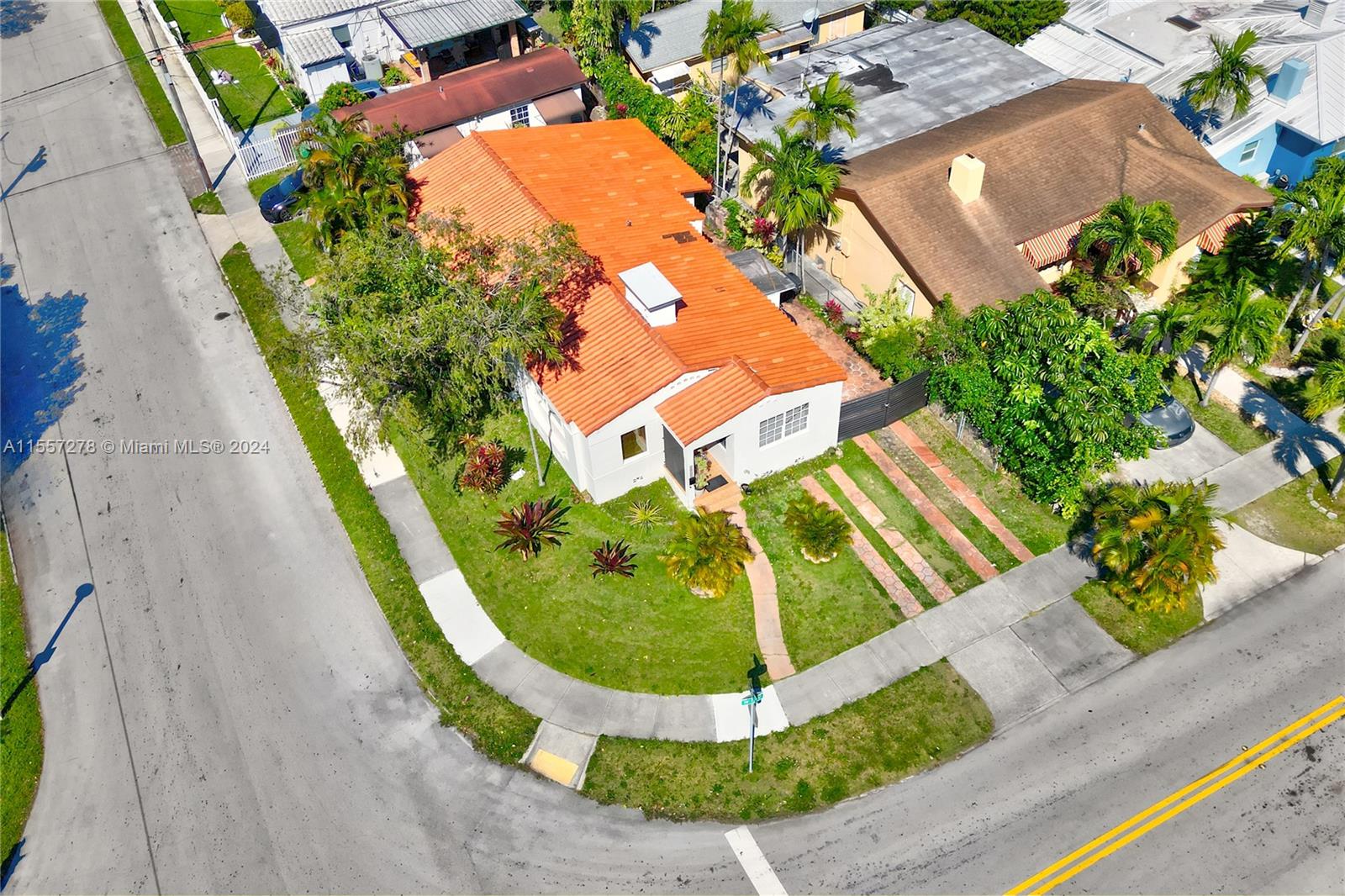 2039 SW 17th St, Miami, Florida 33145, 3 Bedrooms Bedrooms, ,3 BathroomsBathrooms,Residential,For Sale,2039 SW 17th St,A11557278