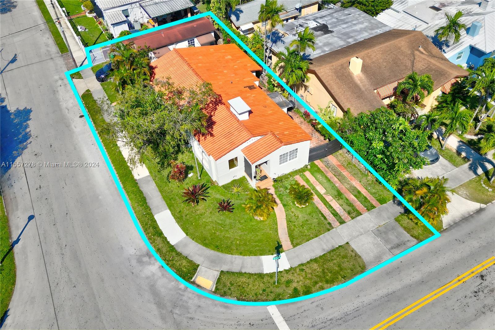 2039 SW 17th St, Miami, Florida 33145, 3 Bedrooms Bedrooms, ,3 BathroomsBathrooms,Residential,For Sale,2039 SW 17th St,A11557278