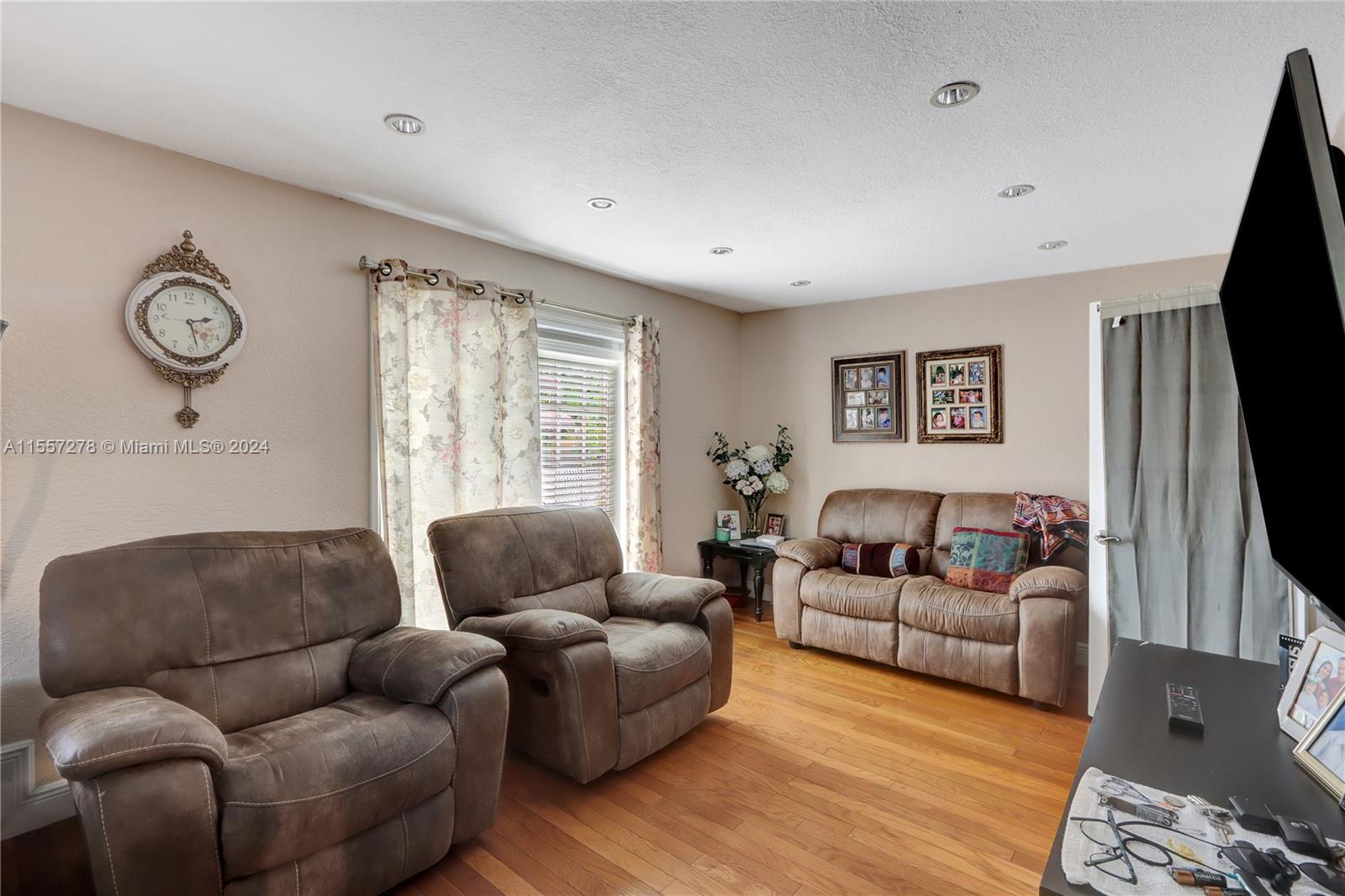 2039 SW 17th St, Miami, Florida 33145, 3 Bedrooms Bedrooms, ,3 BathroomsBathrooms,Residential,For Sale,2039 SW 17th St,A11557278