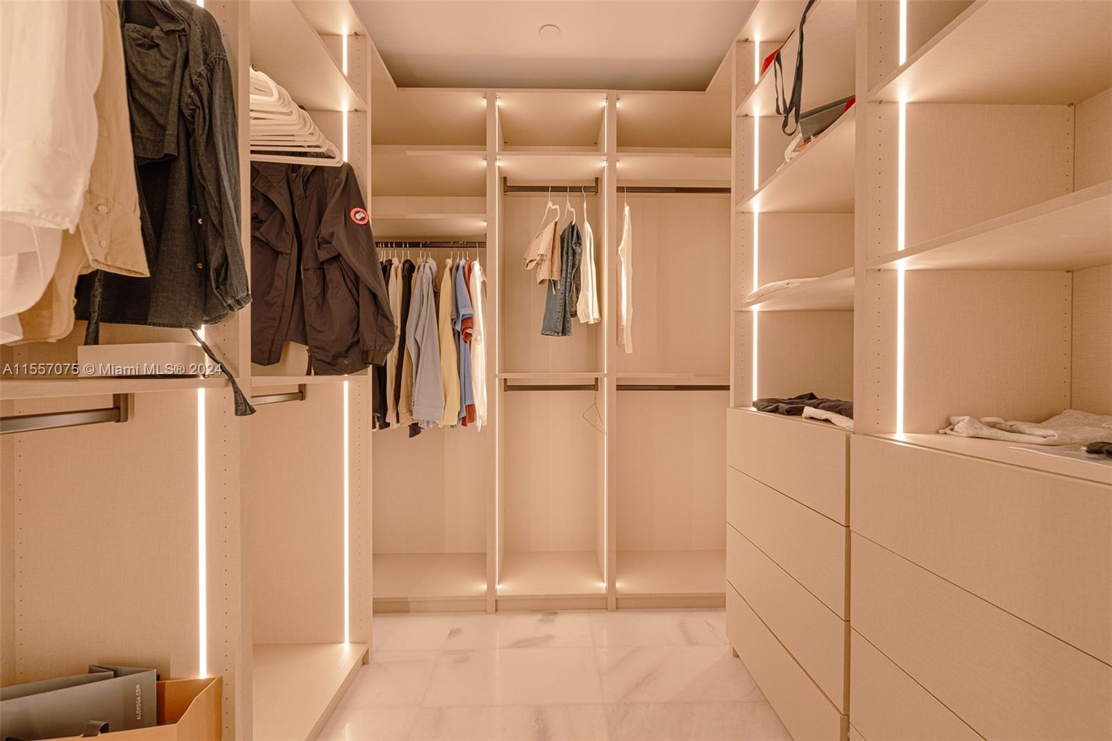 700 NE 26th Ter 4901, Miami, Florida 33137, 4 Bedrooms Bedrooms, ,4 BathroomsBathrooms,Residentiallease,For Rent,700 NE 26th Ter 4901,A11557075