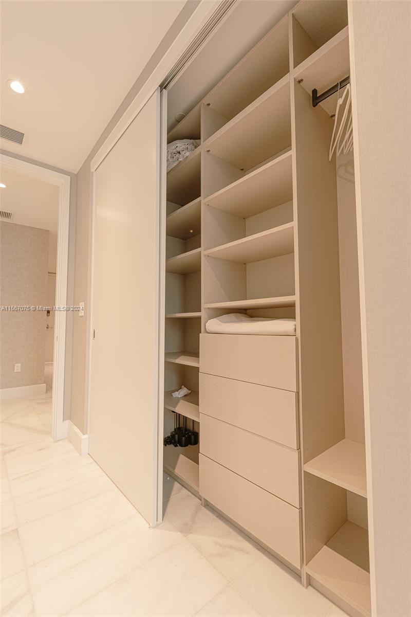 700 NE 26th Ter 4901, Miami, Florida 33137, 4 Bedrooms Bedrooms, ,4 BathroomsBathrooms,Residentiallease,For Rent,700 NE 26th Ter 4901,A11557075