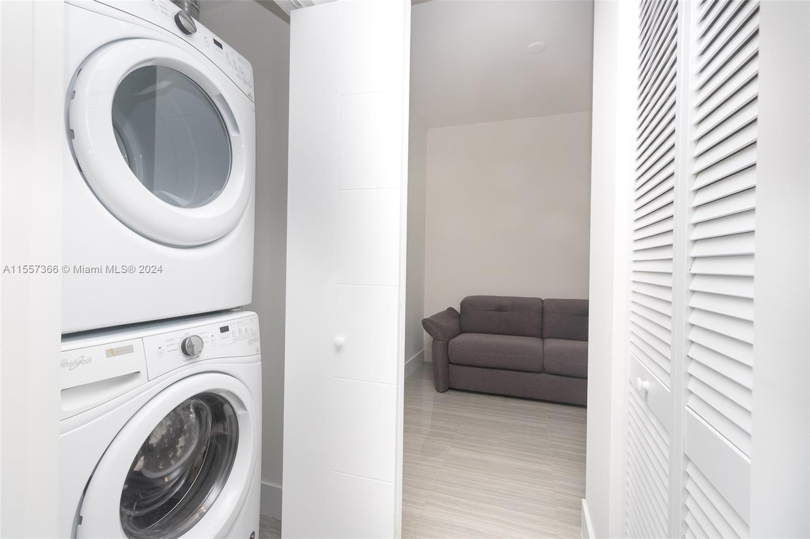 2960 NE 207th St 716, Aventura, Florida 33180, 2 Bedrooms Bedrooms, ,2 BathroomsBathrooms,Residentiallease,For Rent,2960 NE 207th St 716,A11557366