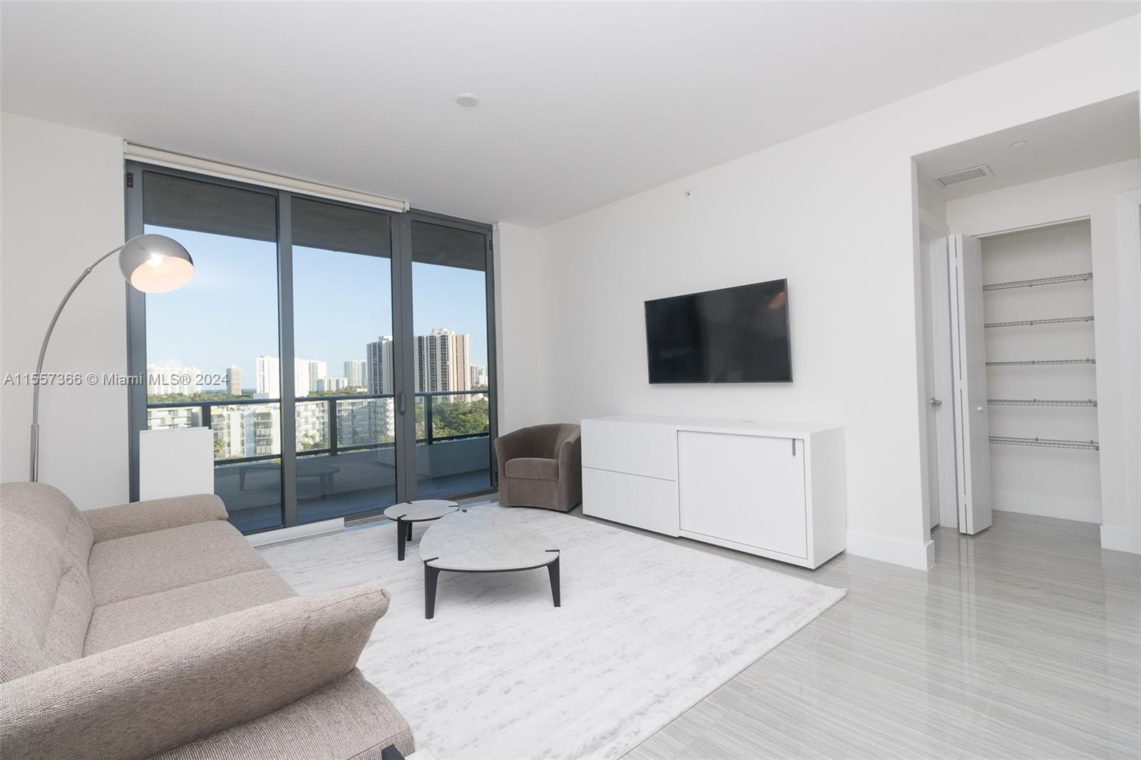 2960 NE 207th St 716, Aventura, Florida 33180, 2 Bedrooms Bedrooms, ,2 BathroomsBathrooms,Residentiallease,For Rent,2960 NE 207th St 716,A11557366