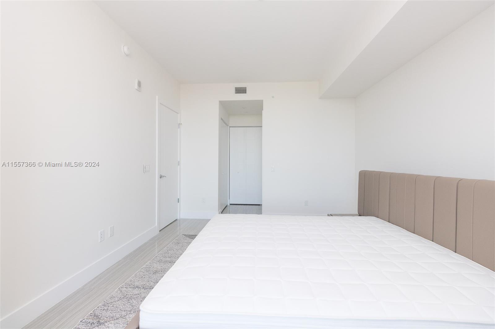 2960 NE 207th St 716, Aventura, Florida 33180, 2 Bedrooms Bedrooms, ,2 BathroomsBathrooms,Residentiallease,For Rent,2960 NE 207th St 716,A11557366