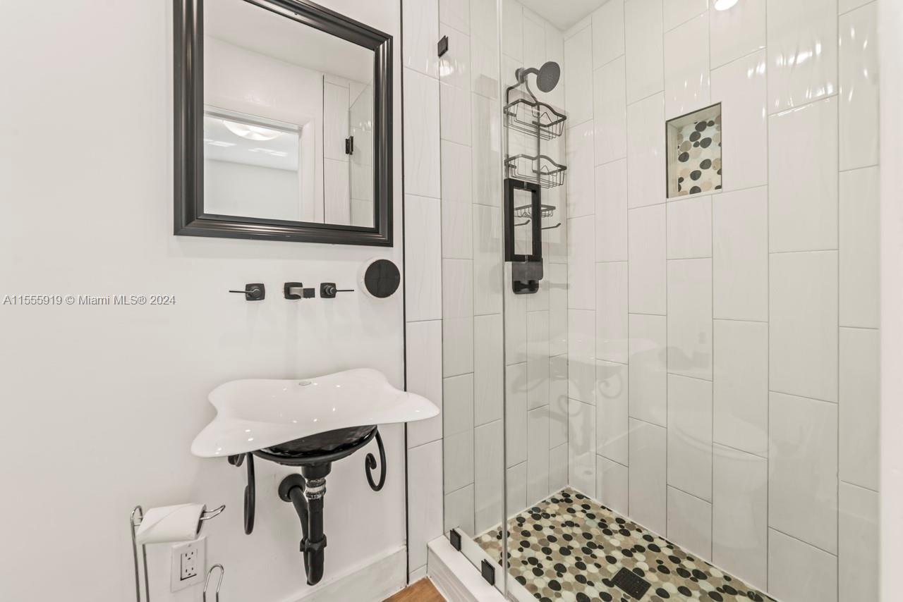 5968 NE 6th Ct, Miami, Florida 33137, 3 Bedrooms Bedrooms, ,4 BathroomsBathrooms,Residentiallease,For Rent,5968 NE 6th Ct,A11555919