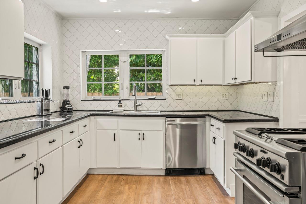 5968 NE 6th Ct, Miami, Florida 33137, 3 Bedrooms Bedrooms, ,4 BathroomsBathrooms,Residentiallease,For Rent,5968 NE 6th Ct,A11555919