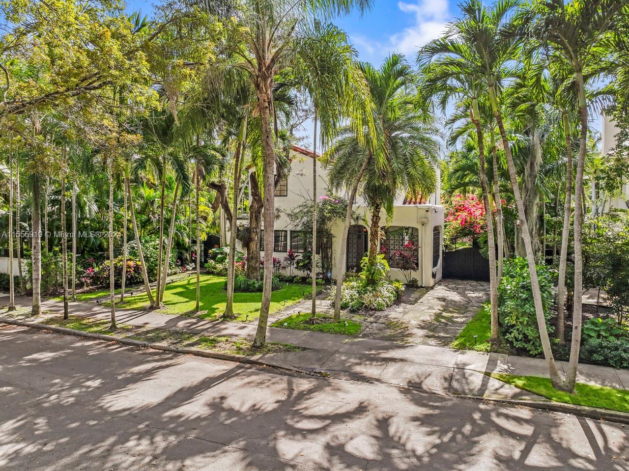 5968 NE 6th Ct, Miami, Florida 33137, 3 Bedrooms Bedrooms, ,4 BathroomsBathrooms,Residentiallease,For Rent,5968 NE 6th Ct,A11555919