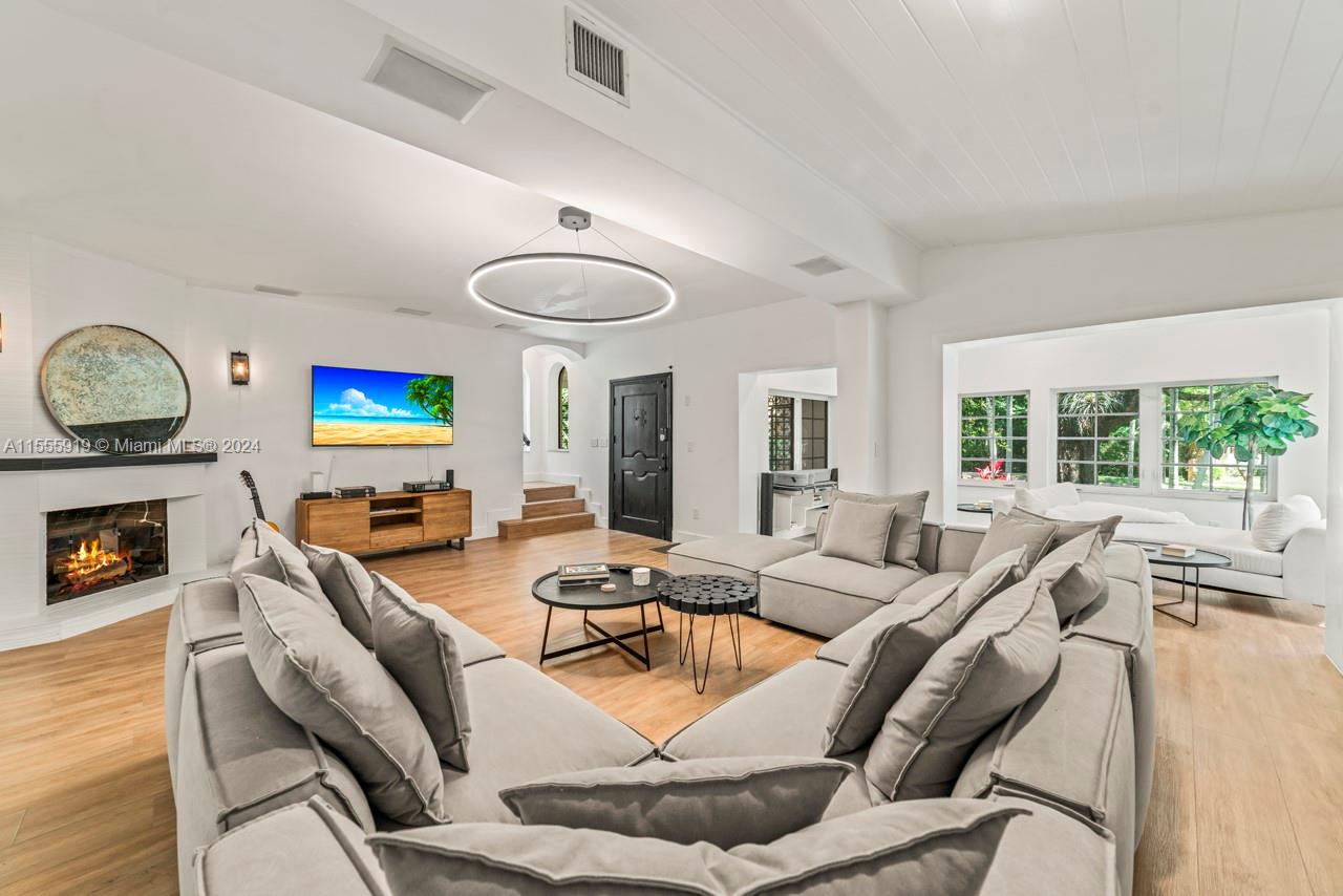 5968 NE 6th Ct, Miami, Florida 33137, 3 Bedrooms Bedrooms, ,4 BathroomsBathrooms,Residentiallease,For Rent,5968 NE 6th Ct,A11555919