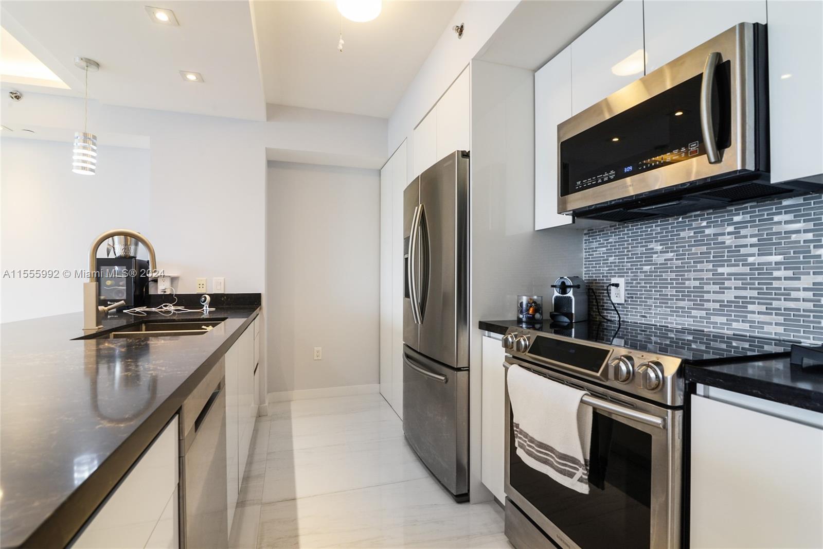 1830 S Ocean Dr 4512, Hallandale Beach, Florida 33009, 1 Bedroom Bedrooms, ,1 BathroomBathrooms,Residential,For Sale,1830 S Ocean Dr 4512,A11555992