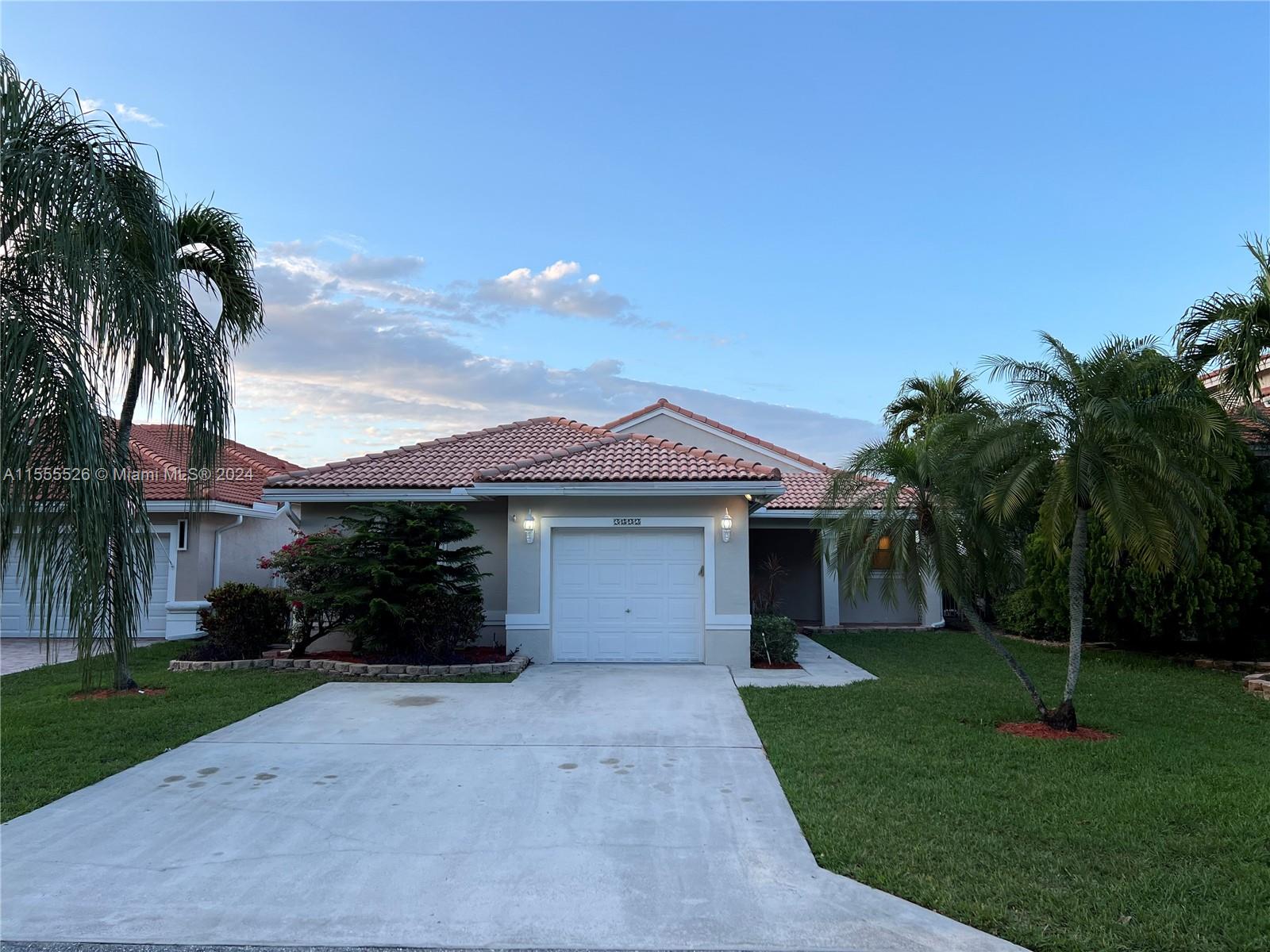 3492 Coco Lake Dr, Coconut Creek, FL 33073