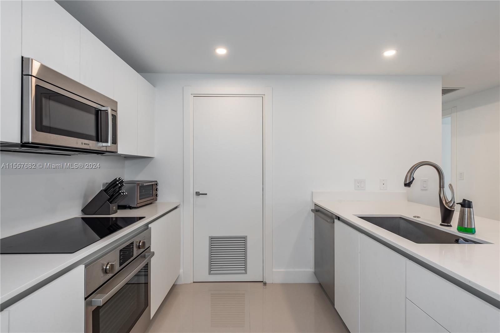 488 NE 18th St 3610, Miami, Florida 33132, 3 Bedrooms Bedrooms, ,3 BathroomsBathrooms,Residentiallease,For Rent,488 NE 18th St 3610,A11557682