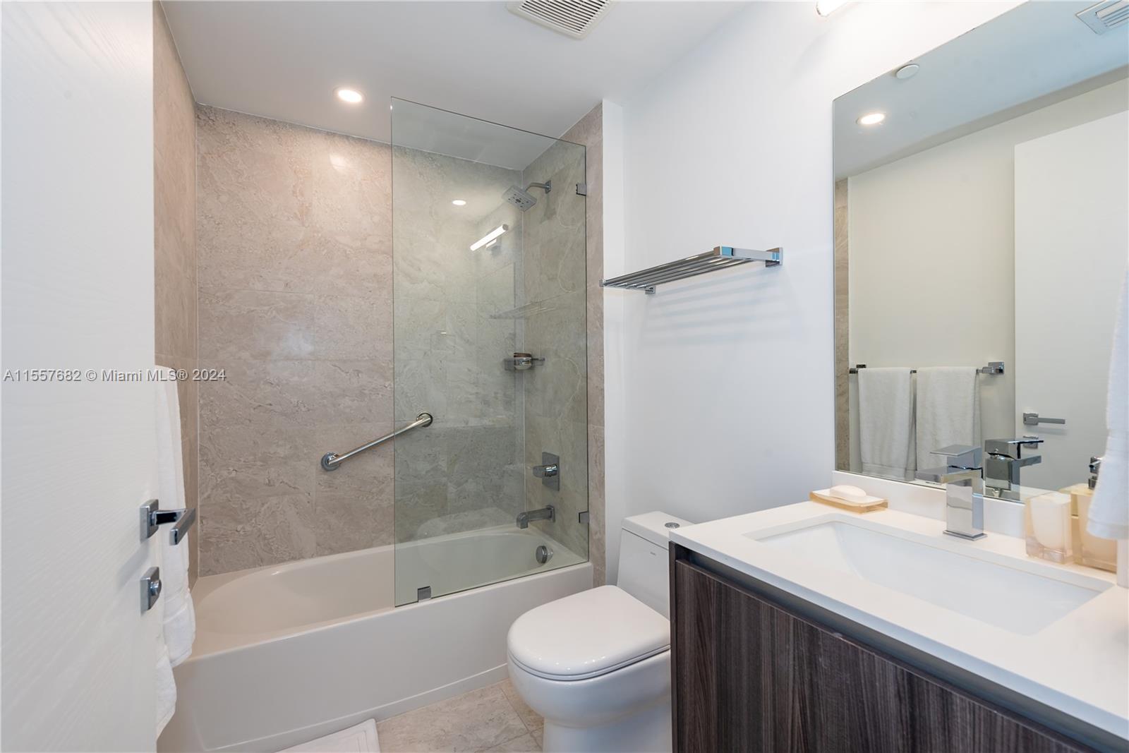 488 NE 18th St 3610, Miami, Florida 33132, 3 Bedrooms Bedrooms, ,3 BathroomsBathrooms,Residentiallease,For Rent,488 NE 18th St 3610,A11557682