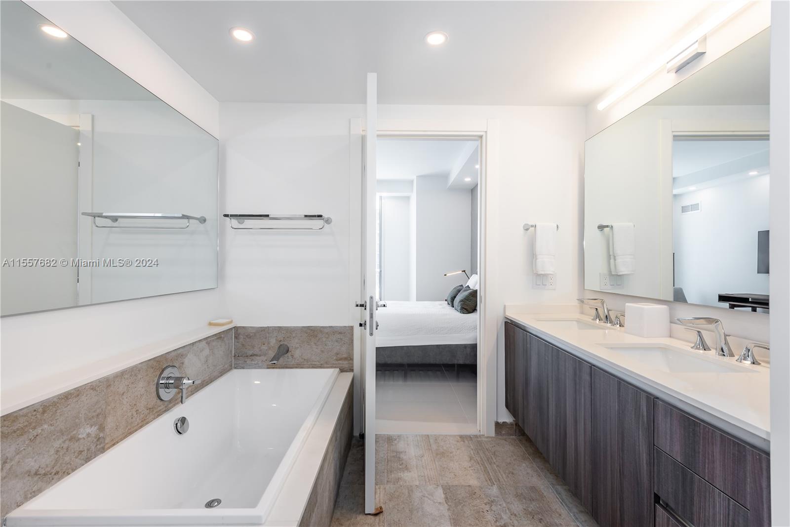 488 NE 18th St 3610, Miami, Florida 33132, 3 Bedrooms Bedrooms, ,3 BathroomsBathrooms,Residentiallease,For Rent,488 NE 18th St 3610,A11557682