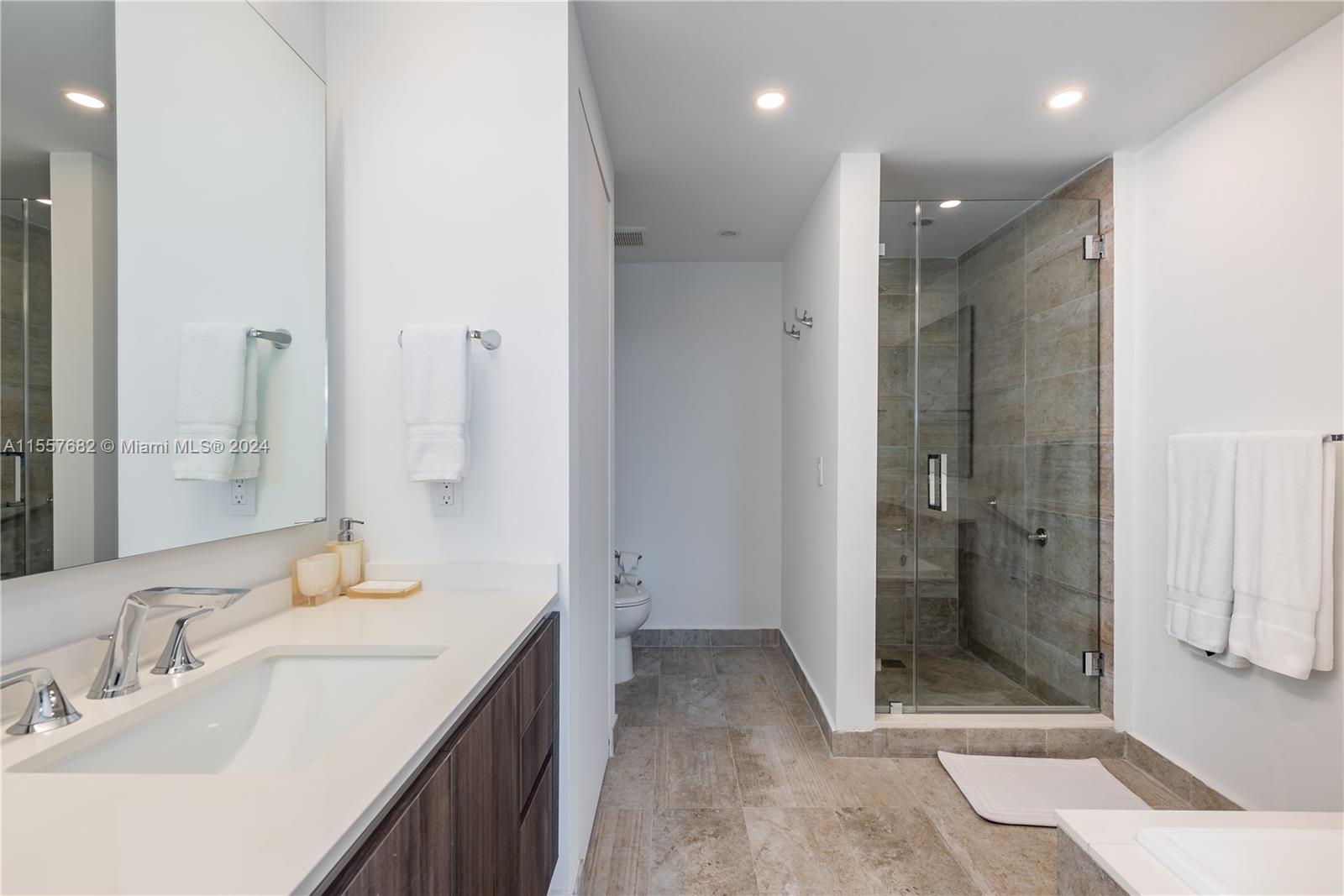 488 NE 18th St 3610, Miami, Florida 33132, 3 Bedrooms Bedrooms, ,3 BathroomsBathrooms,Residentiallease,For Rent,488 NE 18th St 3610,A11557682