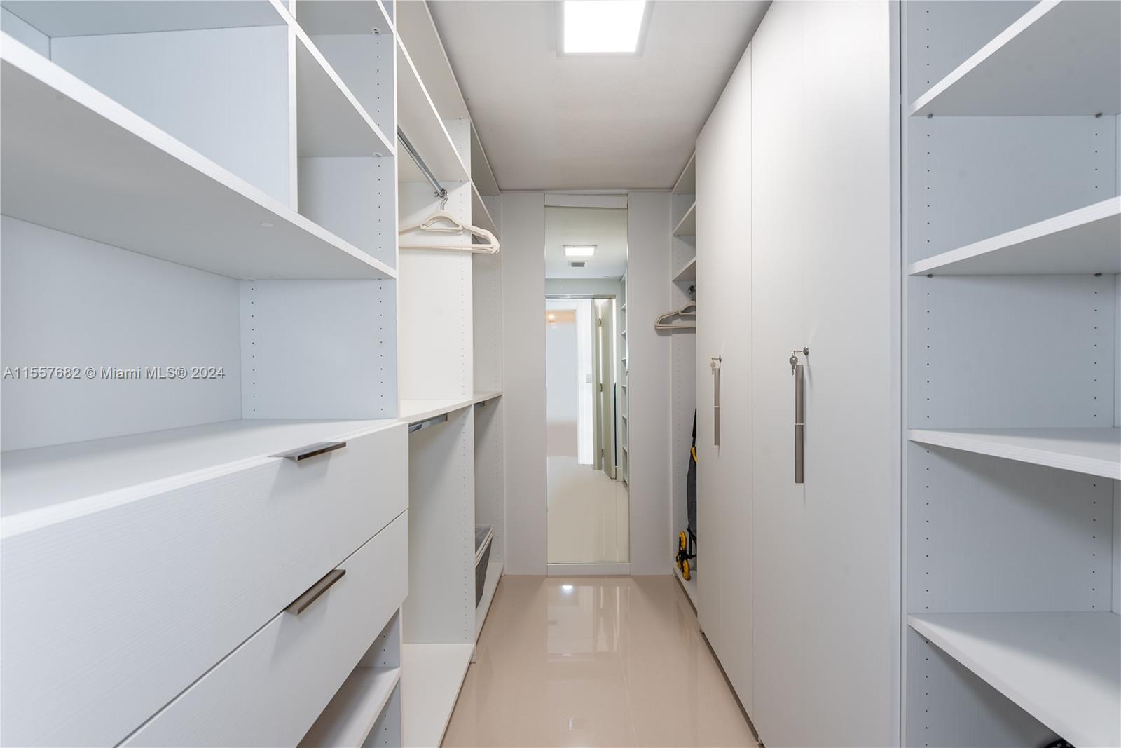 488 NE 18th St 3610, Miami, Florida 33132, 3 Bedrooms Bedrooms, ,3 BathroomsBathrooms,Residentiallease,For Rent,488 NE 18th St 3610,A11557682