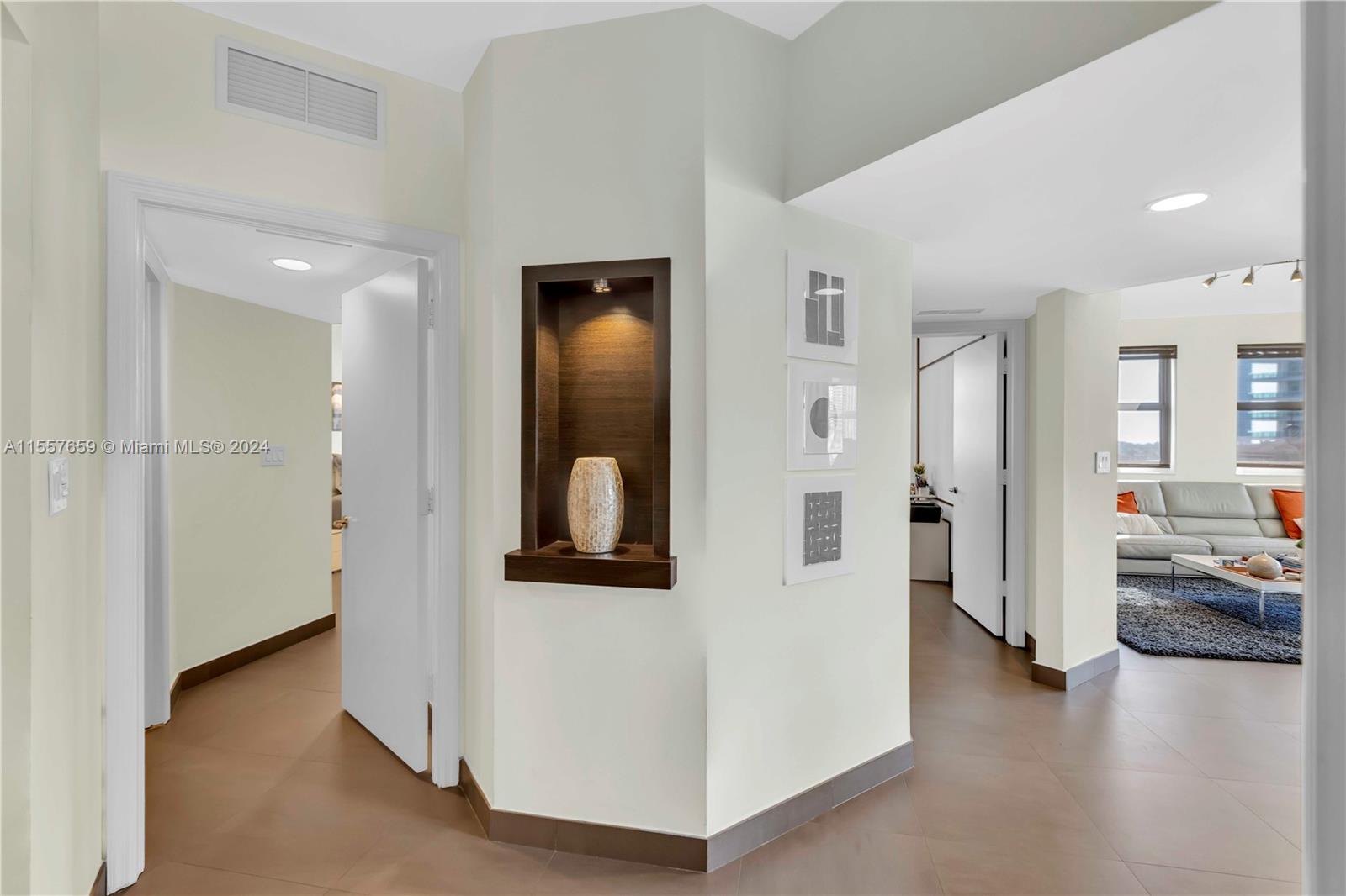 20000 E Country Club Dr 611, Aventura, Florida 33180, 3 Bedrooms Bedrooms, ,3 BathroomsBathrooms,Residential,For Sale,20000 E Country Club Dr 611,A11557659