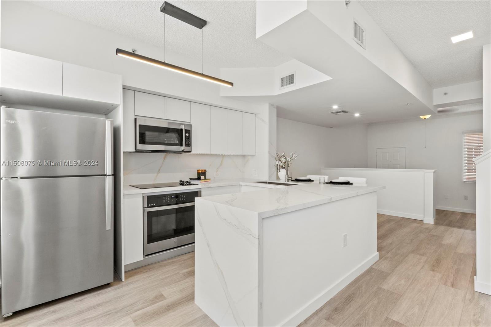 2831 NE 185th St 604, Aventura, Florida 33180, 2 Bedrooms Bedrooms, ,2 BathroomsBathrooms,Residential,For Sale,2831 NE 185th St 604,A11508079