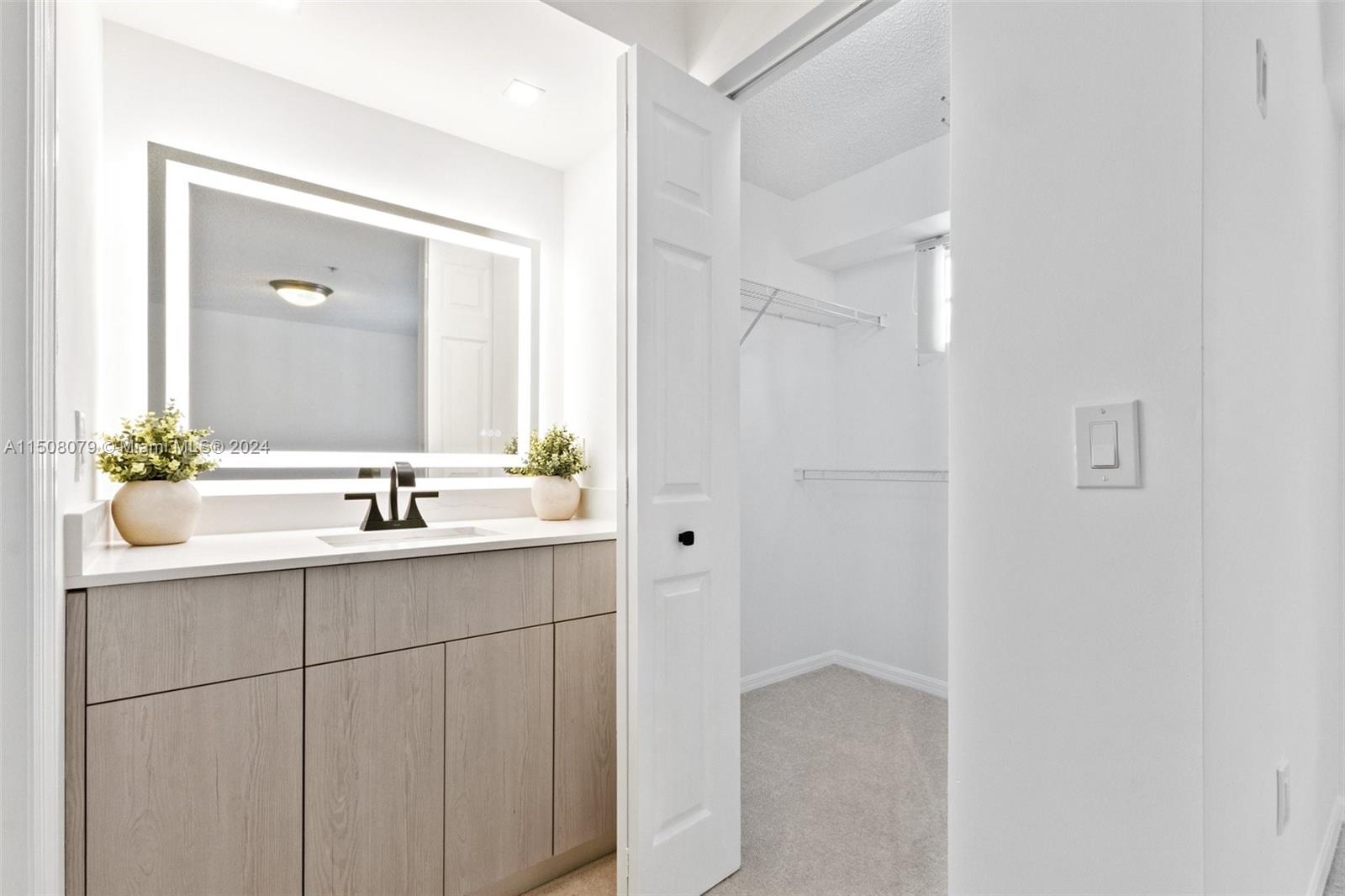 2831 NE 185th St 604, Aventura, Florida 33180, 2 Bedrooms Bedrooms, ,2 BathroomsBathrooms,Residential,For Sale,2831 NE 185th St 604,A11508079