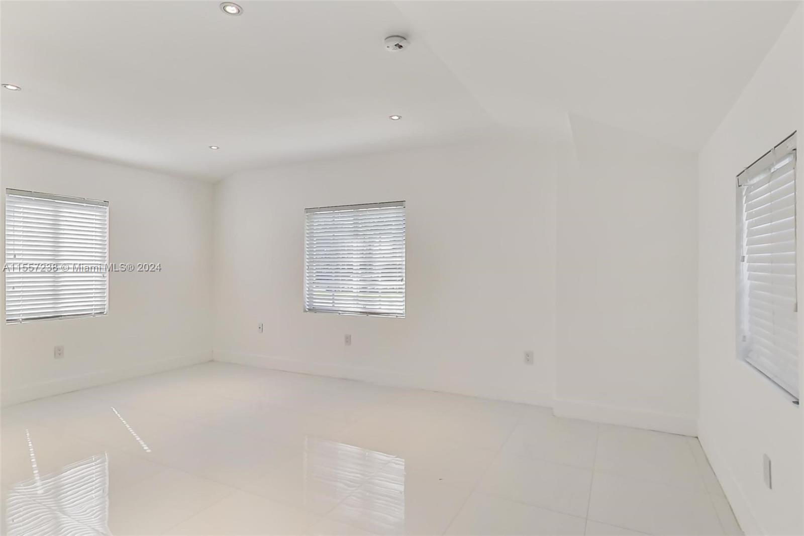 5435 La Gorce Dr, Miami Beach, Florida 33140, 3 Bedrooms Bedrooms, ,3 BathroomsBathrooms,Residential,For Sale,5435 La Gorce Dr,A11557238