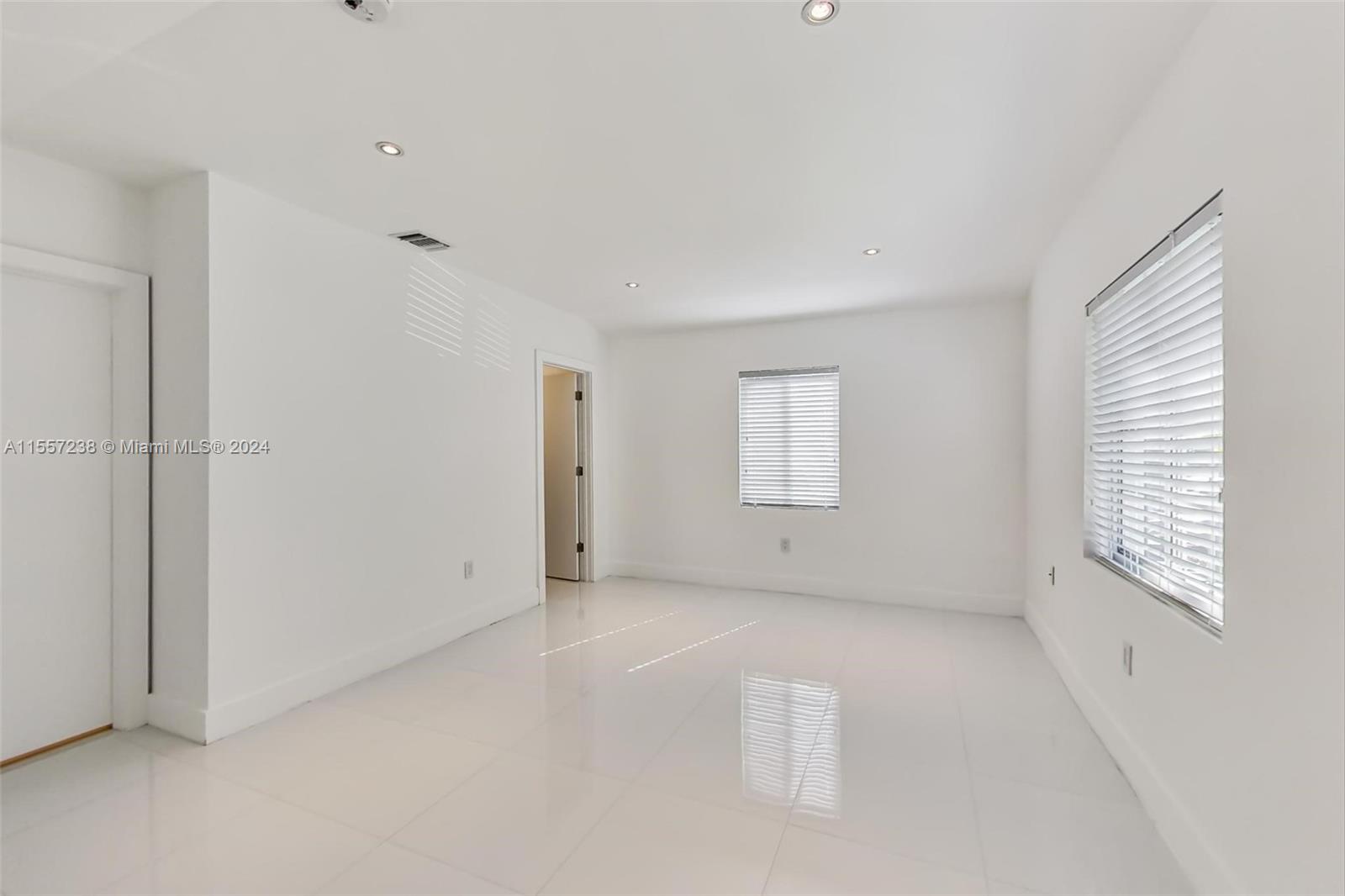 5435 La Gorce Dr, Miami Beach, Florida 33140, 3 Bedrooms Bedrooms, ,3 BathroomsBathrooms,Residential,For Sale,5435 La Gorce Dr,A11557238