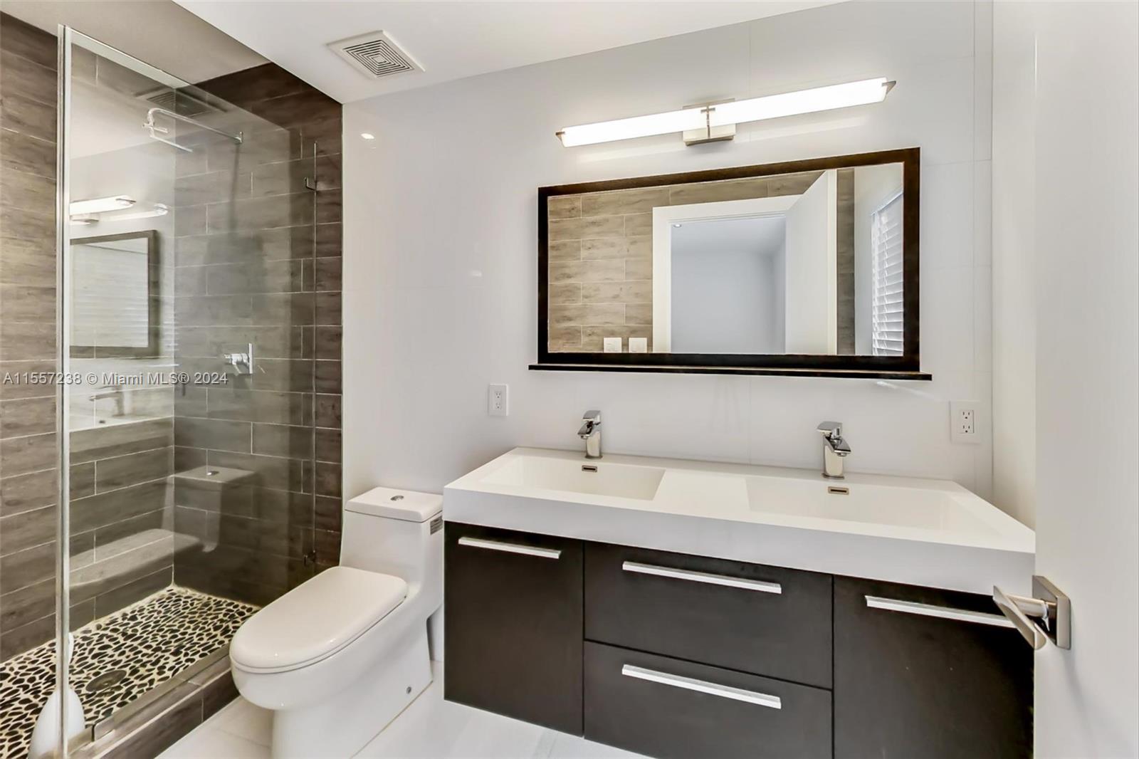 5435 La Gorce Dr, Miami Beach, Florida 33140, 3 Bedrooms Bedrooms, ,3 BathroomsBathrooms,Residential,For Sale,5435 La Gorce Dr,A11557238