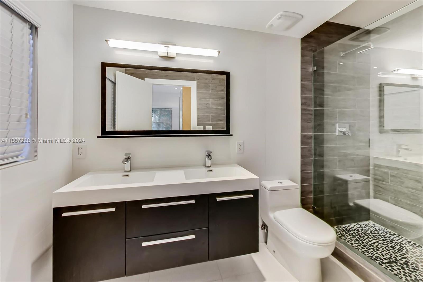 5435 La Gorce Dr, Miami Beach, Florida 33140, 3 Bedrooms Bedrooms, ,3 BathroomsBathrooms,Residential,For Sale,5435 La Gorce Dr,A11557238