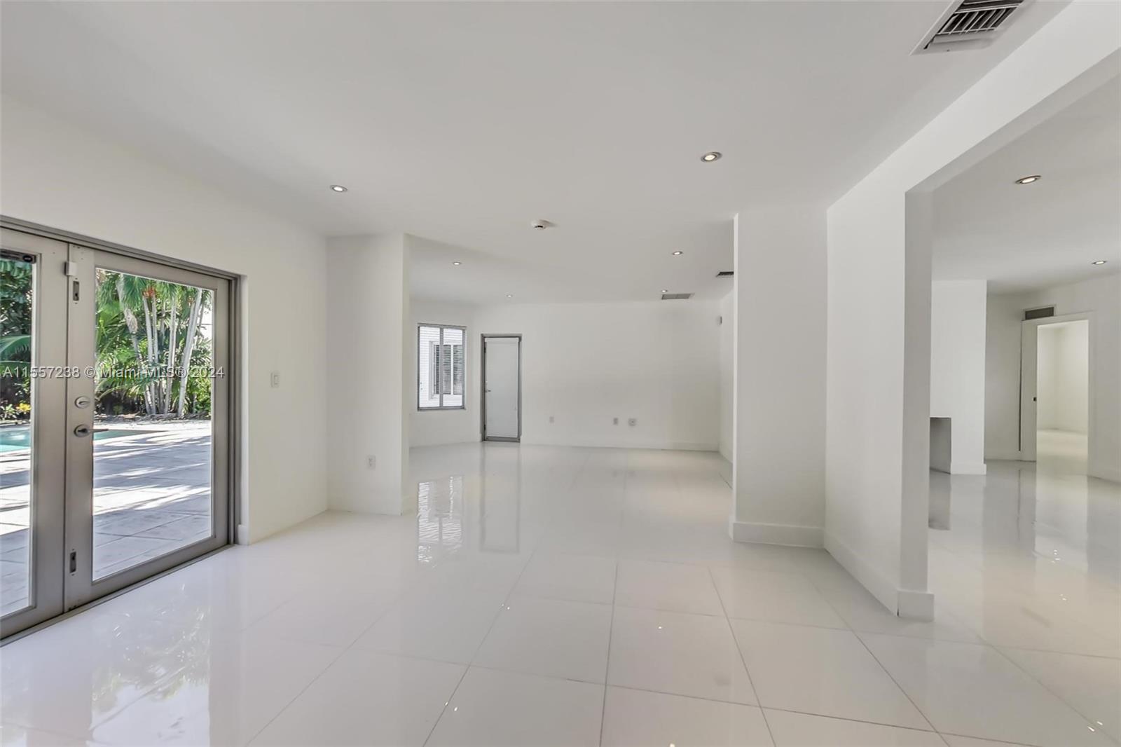 5435 La Gorce Dr, Miami Beach, Florida 33140, 3 Bedrooms Bedrooms, ,3 BathroomsBathrooms,Residential,For Sale,5435 La Gorce Dr,A11557238