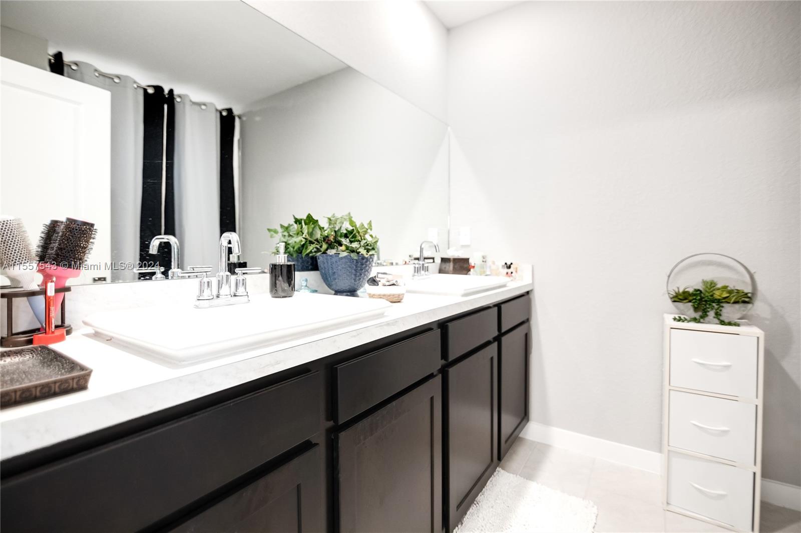 1714 SE 9th Ave, Homestead, Florida 33034, 3 Bedrooms Bedrooms, ,2 BathroomsBathrooms,Residential,For Sale,1714 SE 9th Ave,A11557543