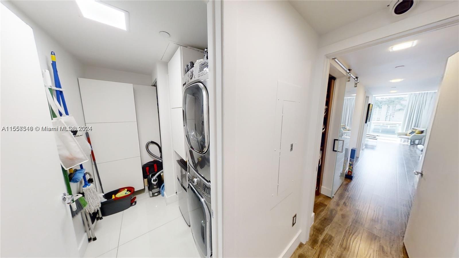 Aventura, Florida 33180, 2 Bedrooms Bedrooms, ,3 BathroomsBathrooms,Residential,For Sale,A11557546